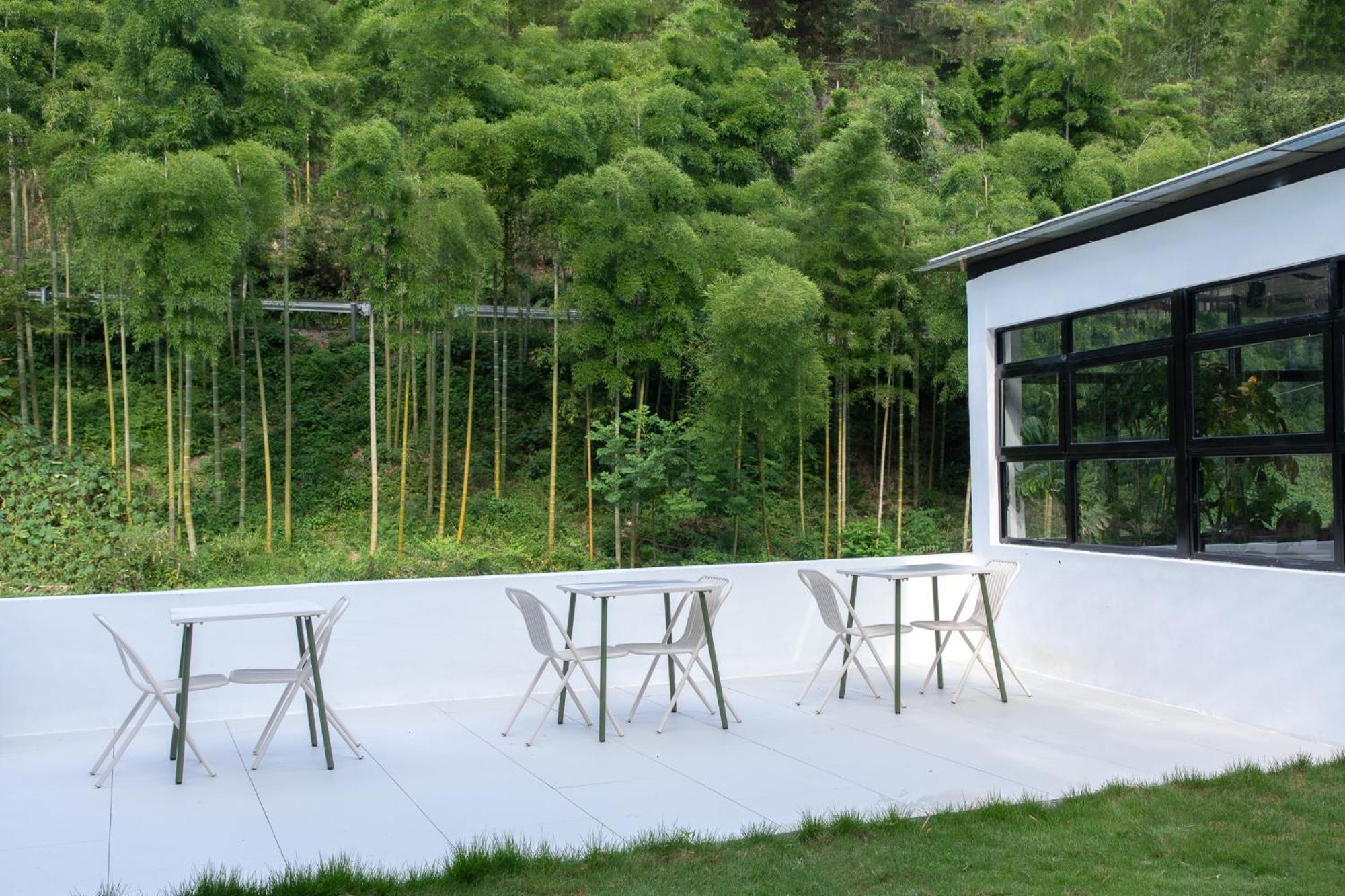 Vretreats Garden Coffee