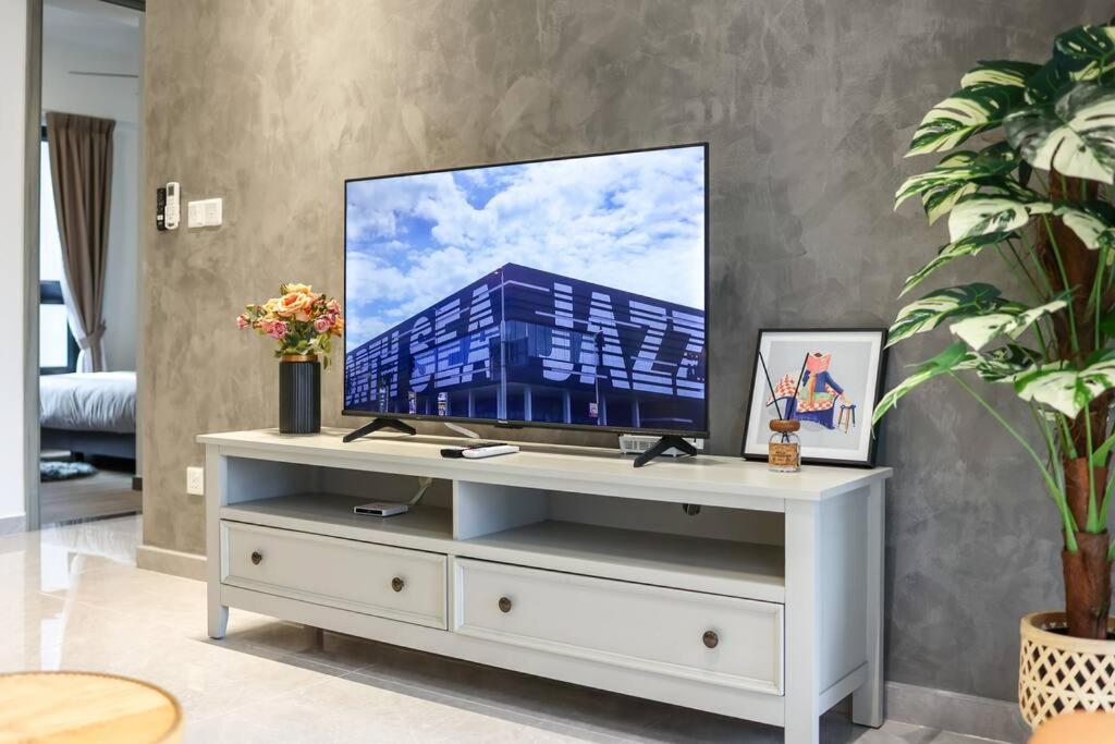 Agile Bukit Bintang 5 Star Suites 2BR TRX Pavilion