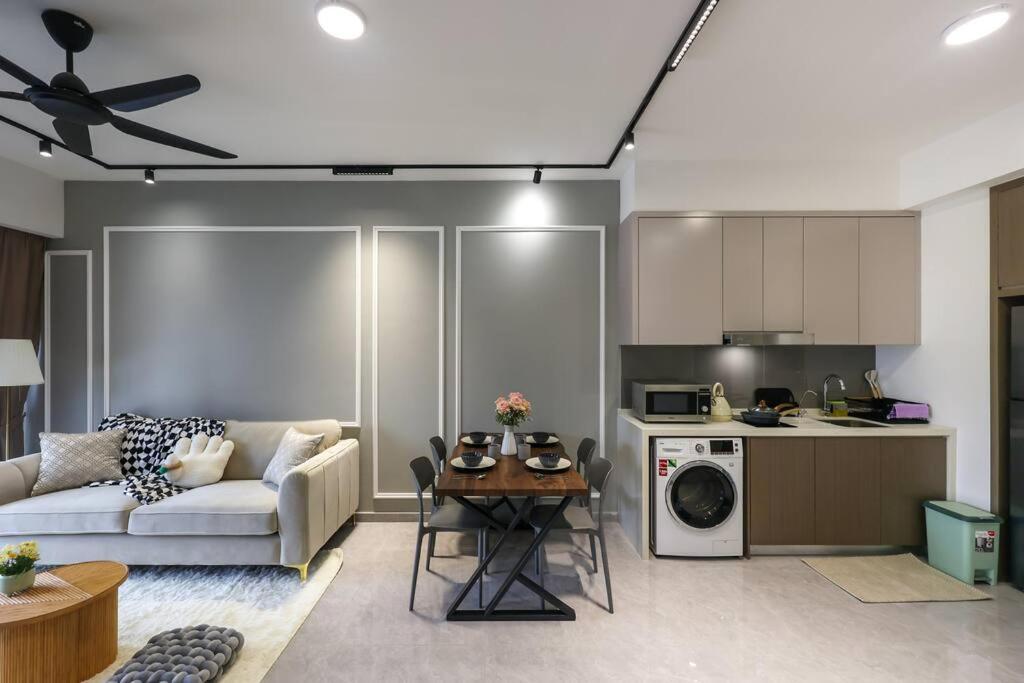 Agile Bukit Bintang 5 Star Suites 2BR TRX Pavilion