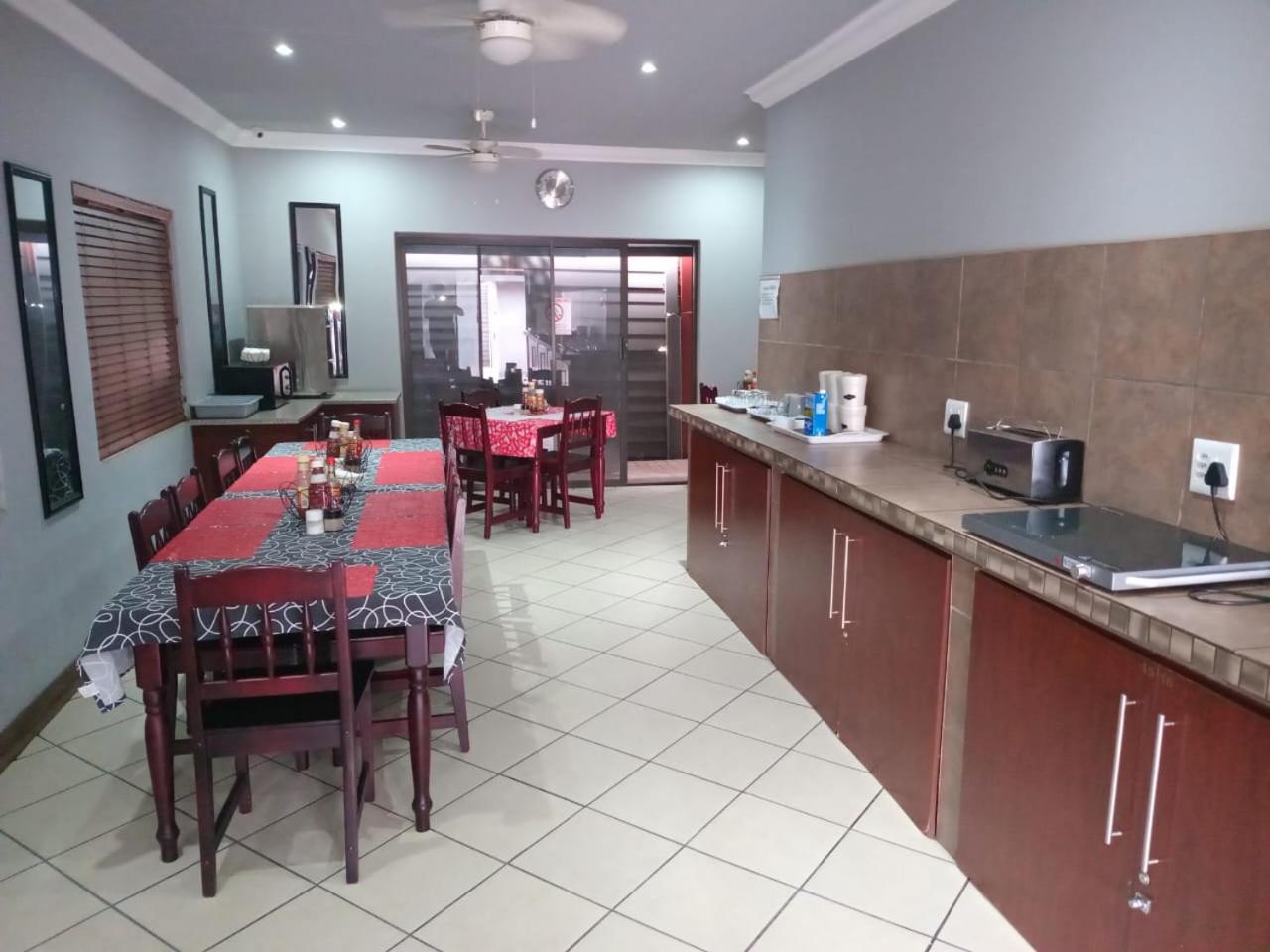 Grand Central Guesthouse, photo 35
