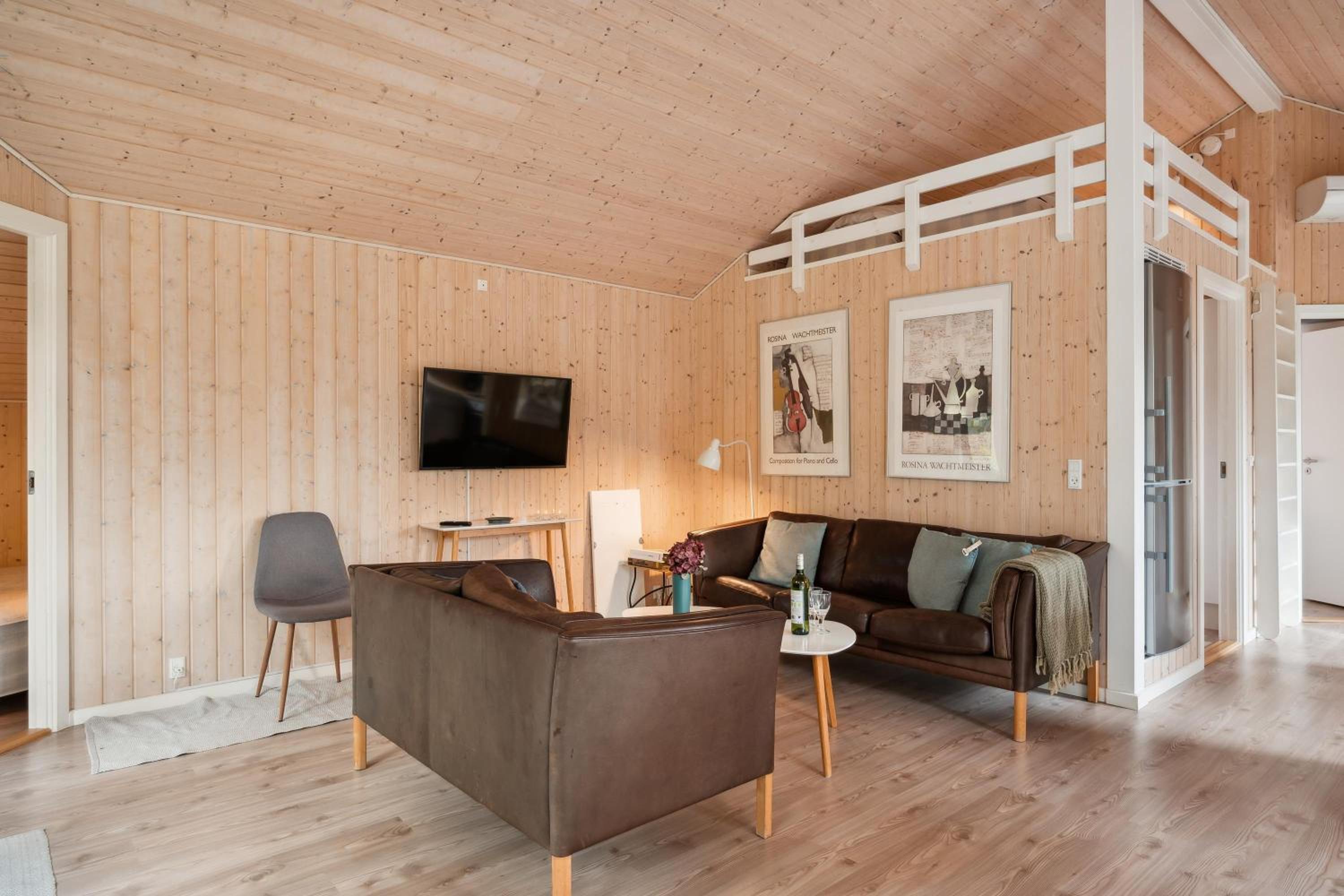 Flot Og Velholdt Hus Ved Lyngsbæk Strand