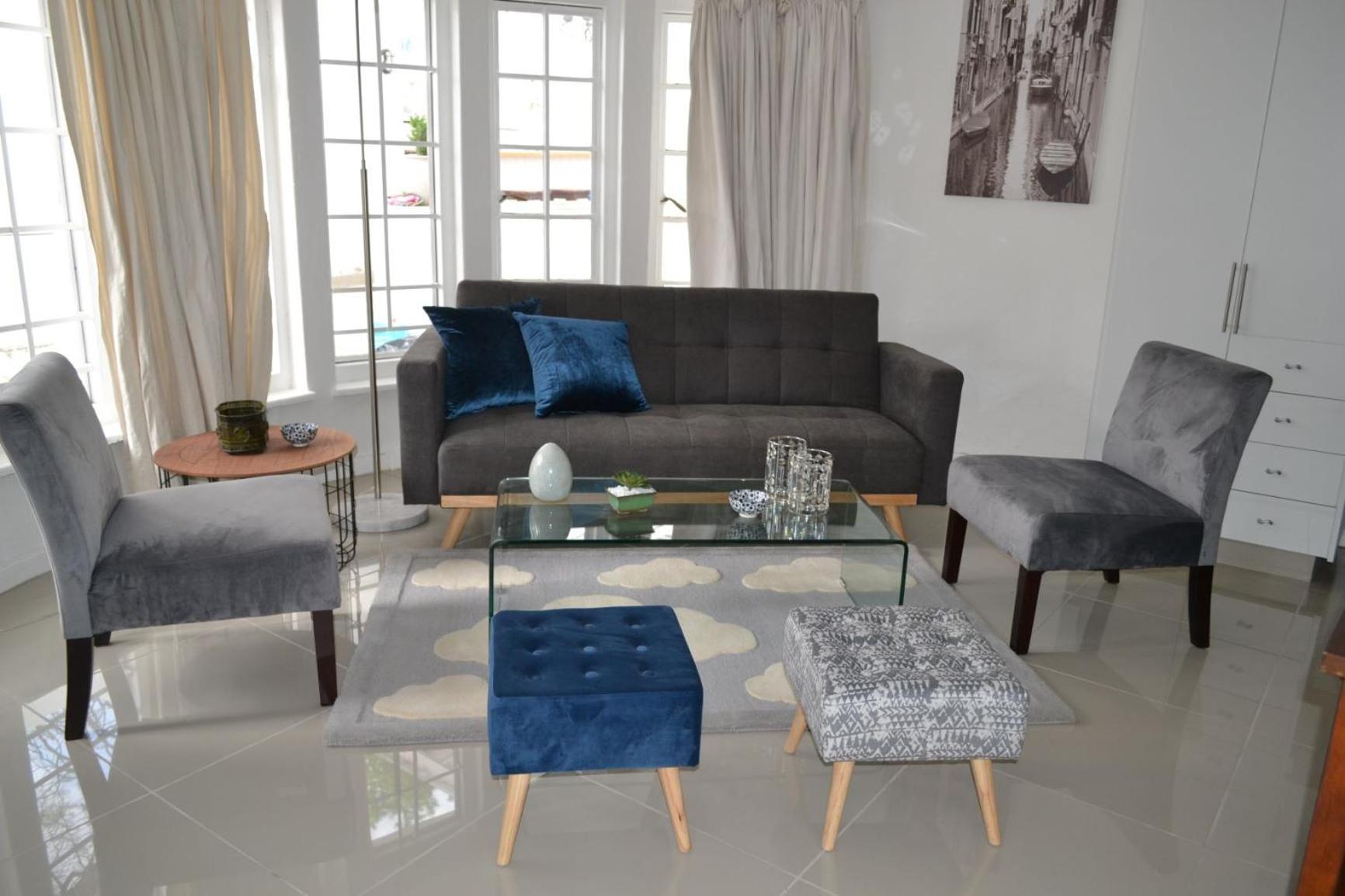 11 Woodmead Suites