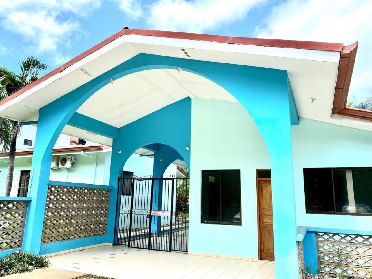 Casa Verde 2b2b Completely Renovated Ground Unit