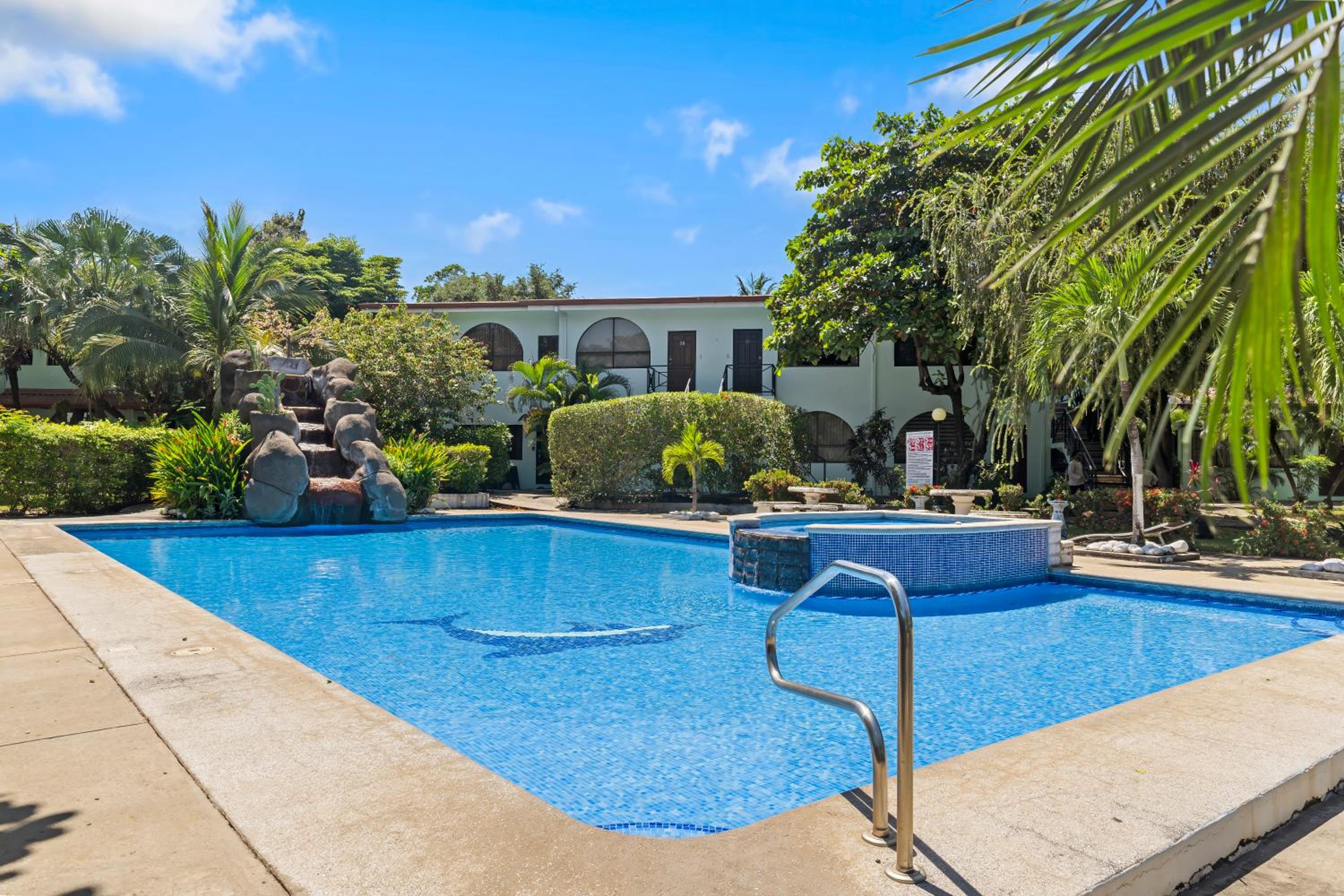 Casa Verde 2b2b Completely Renovated Ground Unit