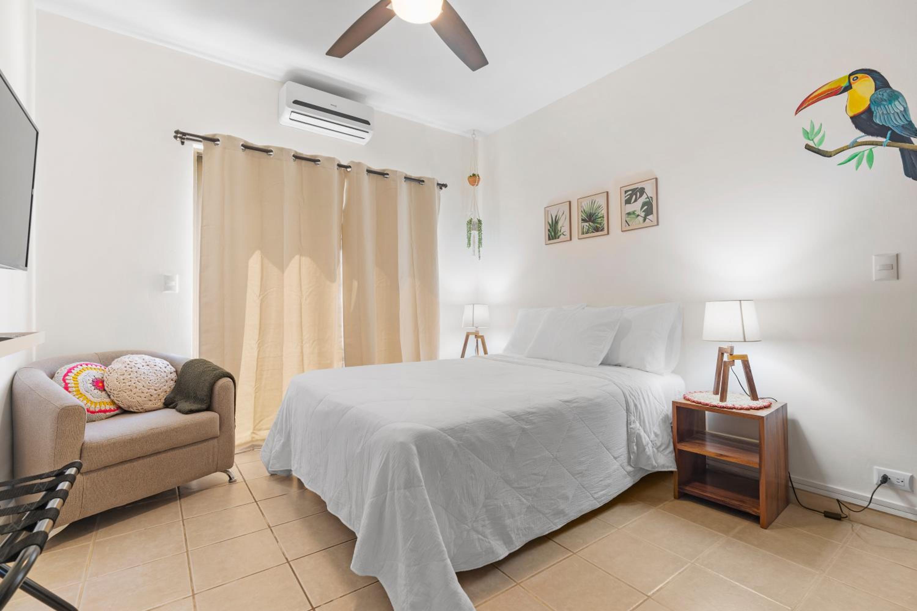 Casa Verde 2b2b Completely Renovated Ground Unit