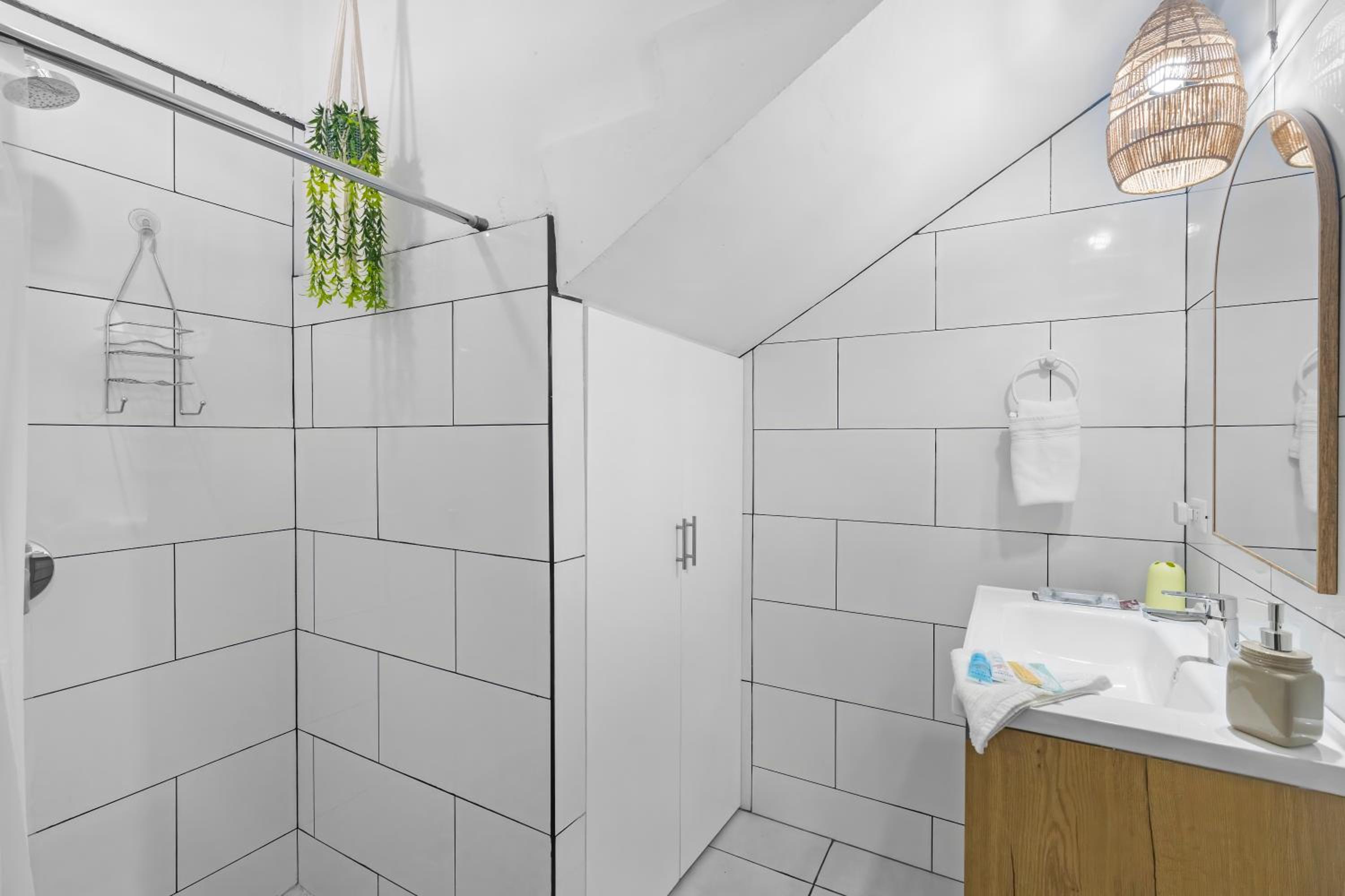 Casa Verde 2b2b Completely Renovated Ground Unit
