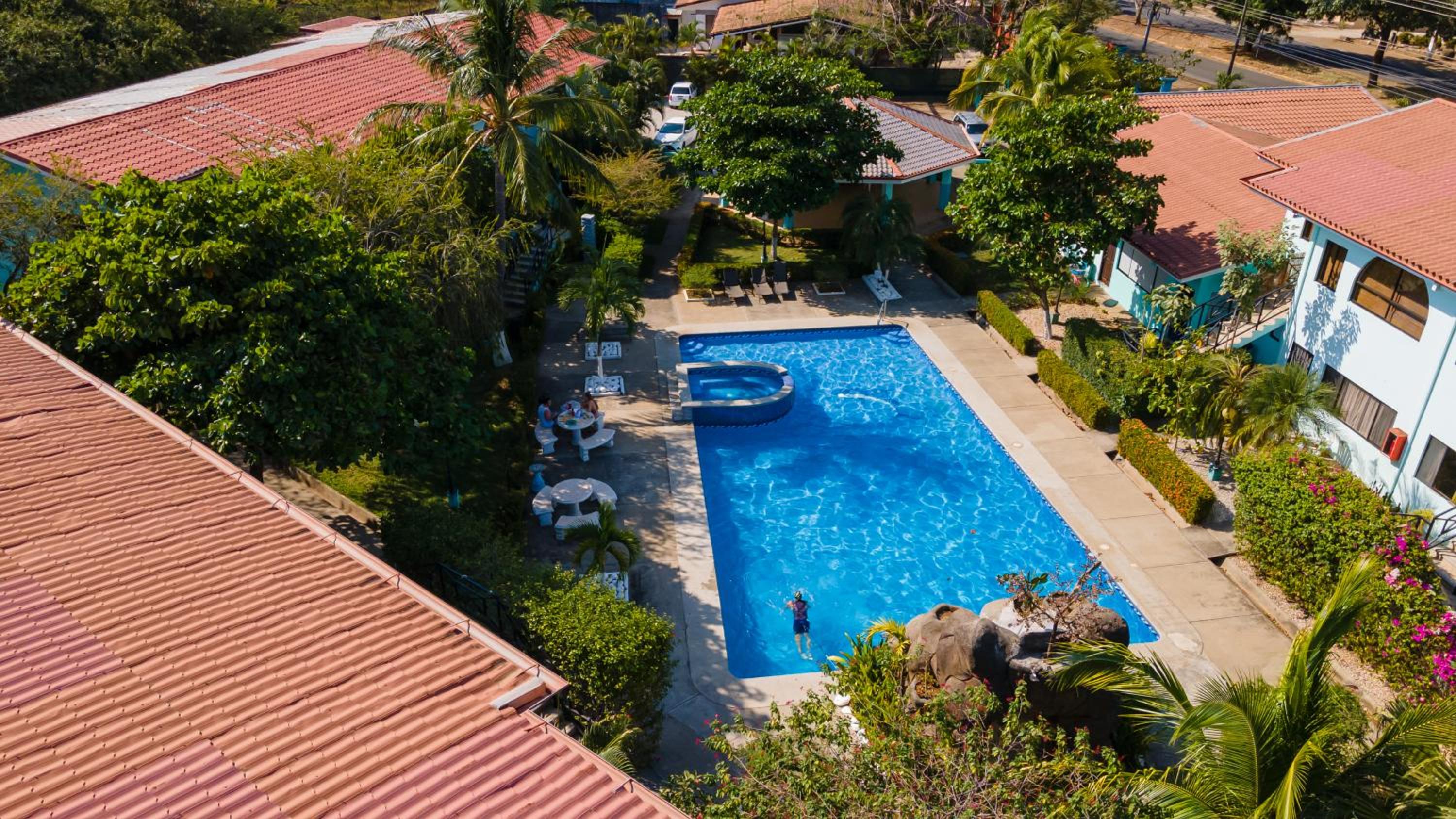 Casa Verde 2b2b Completely Renovated Ground Unit