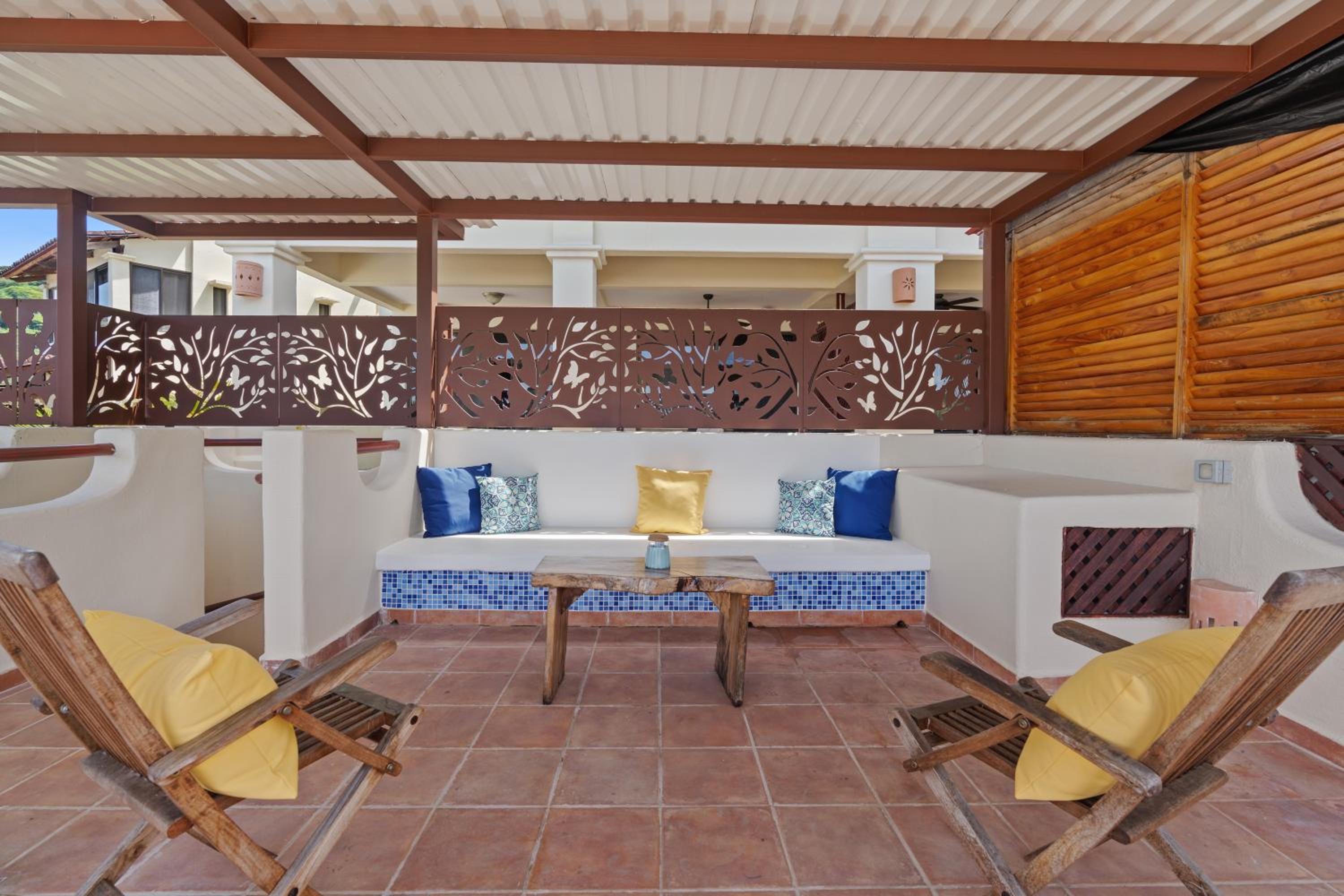 Sunshine Escape with a Rooftop Patio