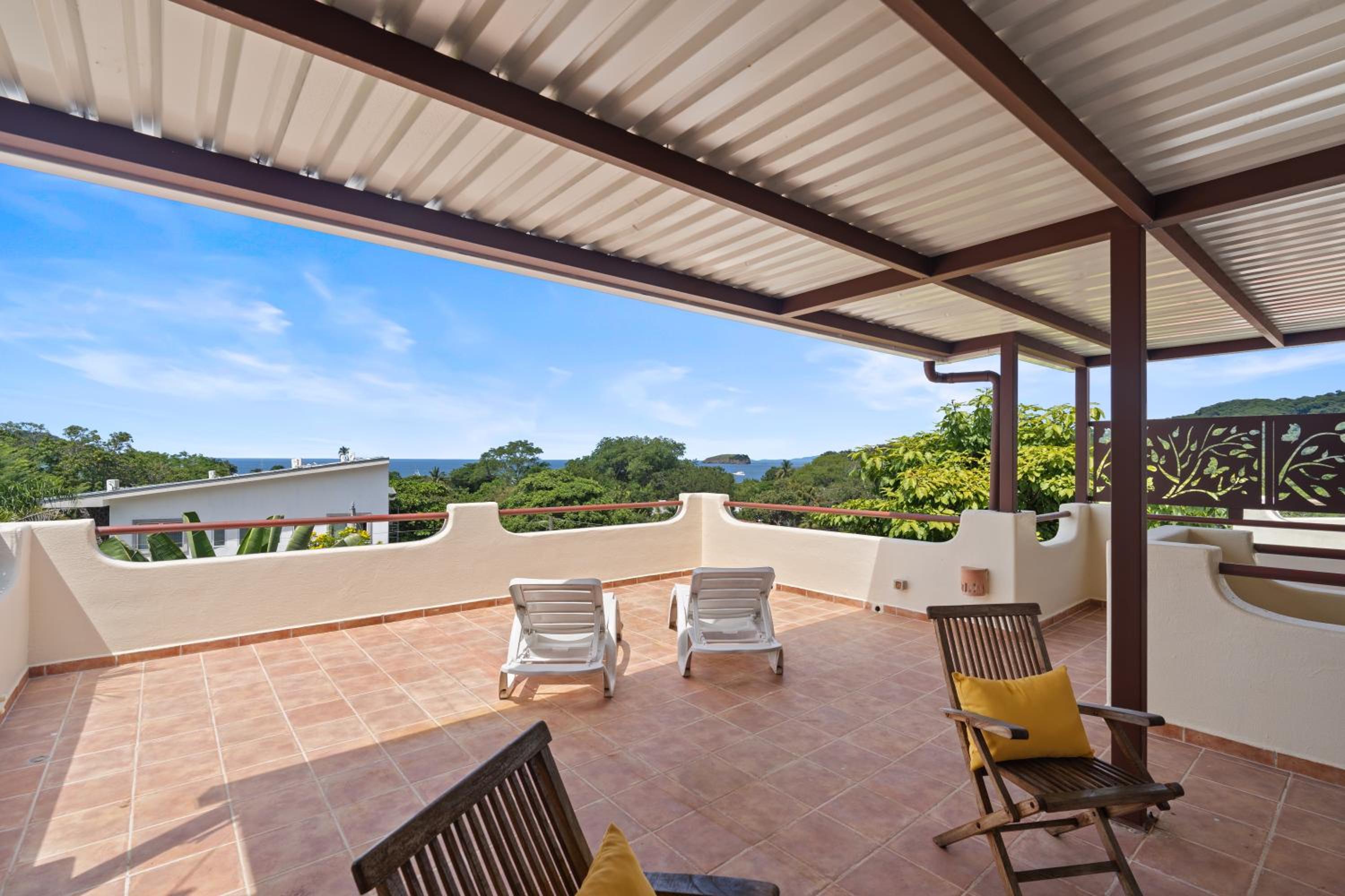 Sunshine Escape with a Rooftop Patio