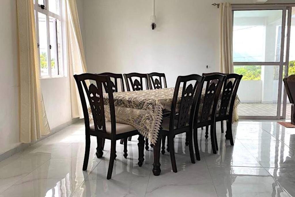 2 Bedroom Ensuite apartment photo 3