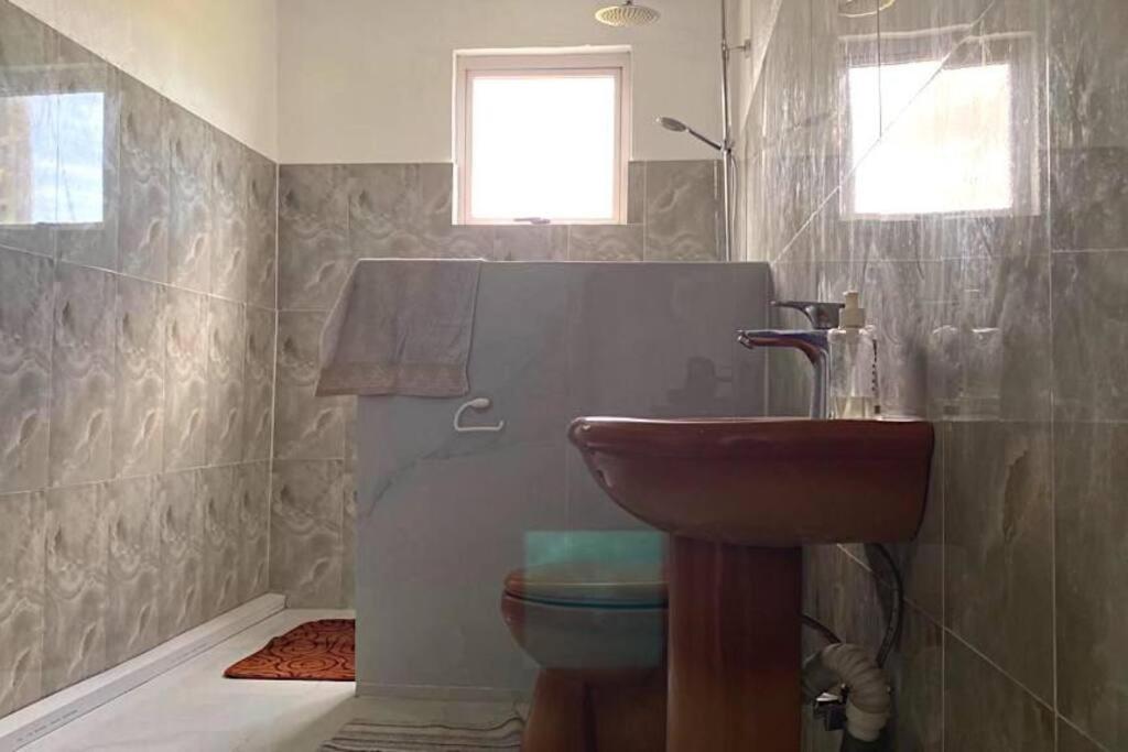 2 Bedroom Ensuite apartment photo 5