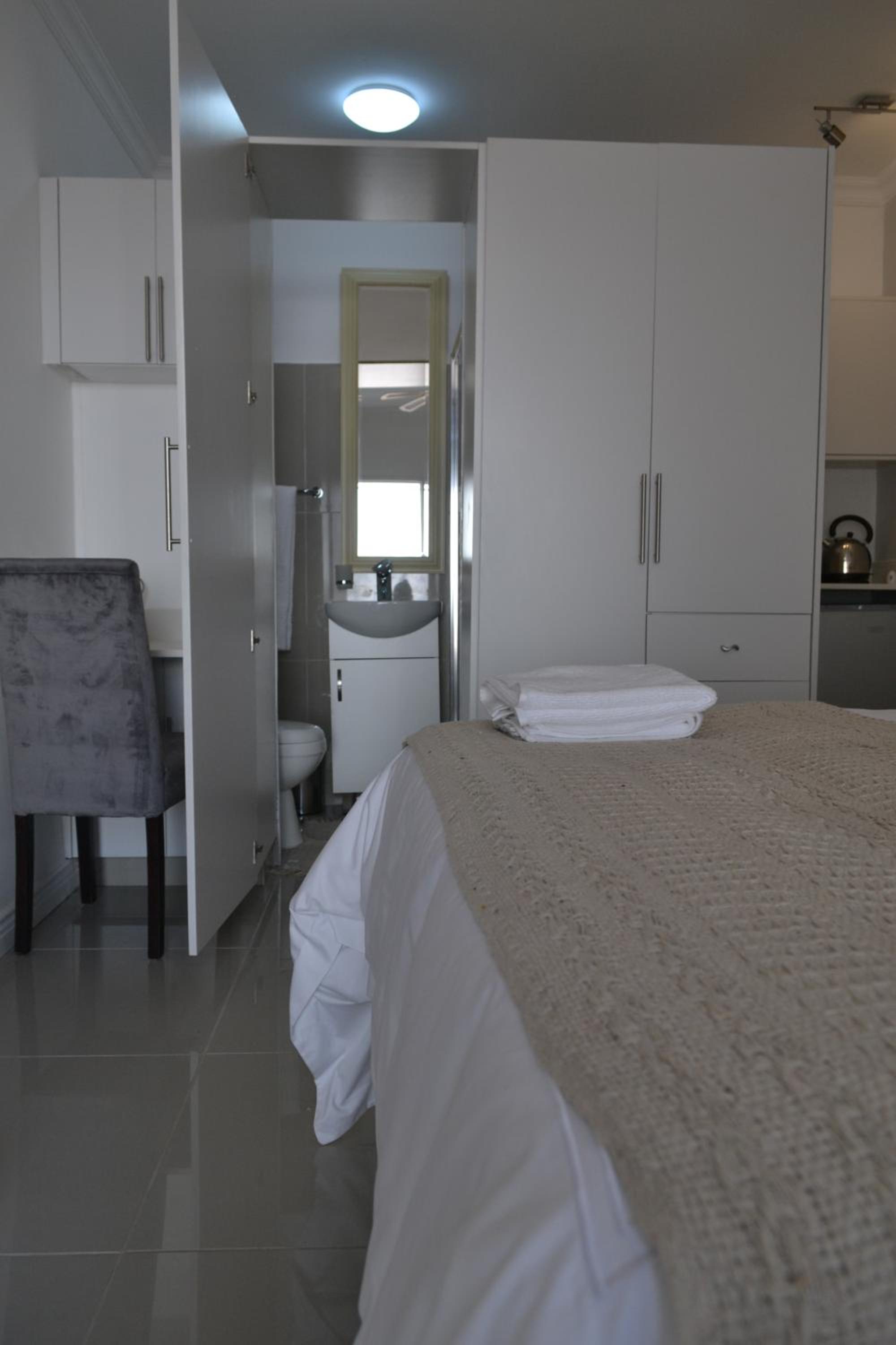 14 Woodmead Suites