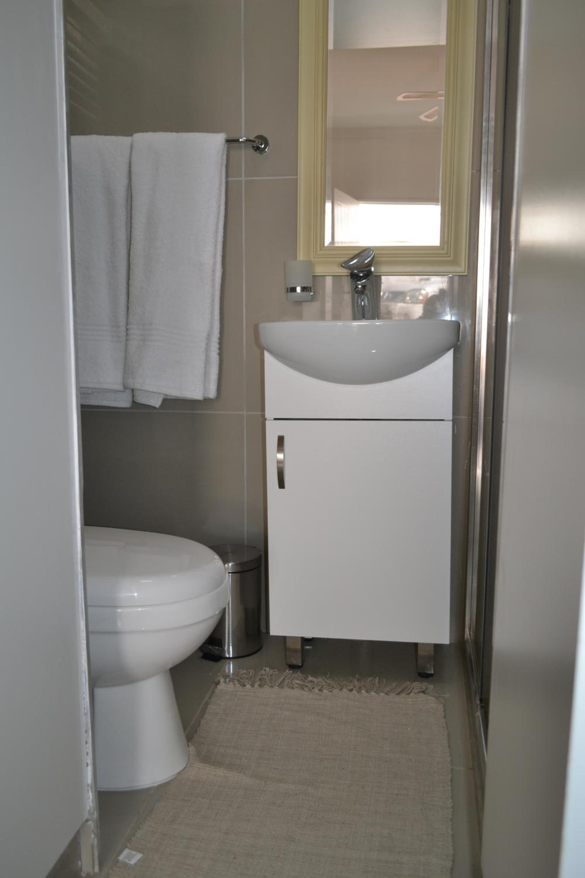 14 Woodmead Suites