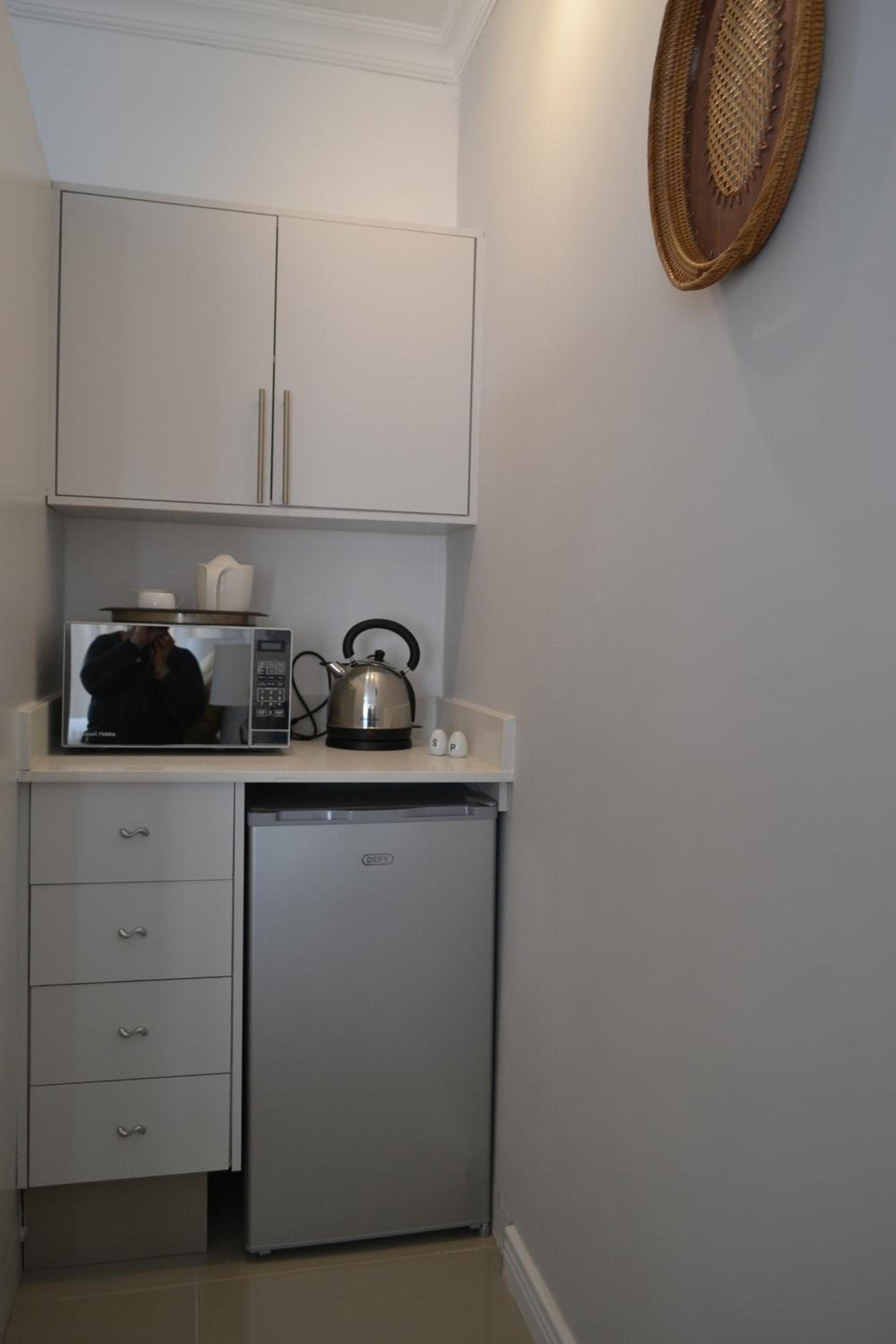 14 Woodmead Suites