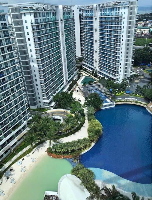 2 Bedrooms Penthouse in Azure Parañaque