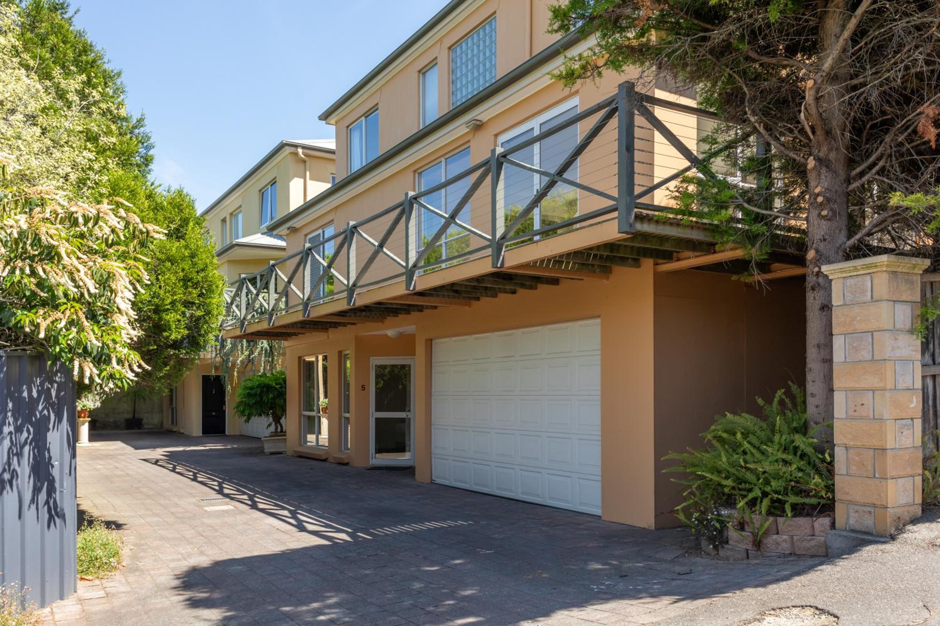 Tokenburg Townhouse