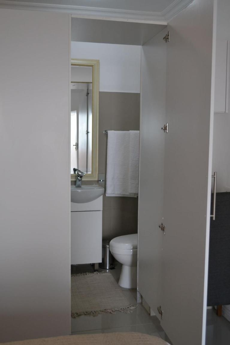 15 Woodmead Suites
