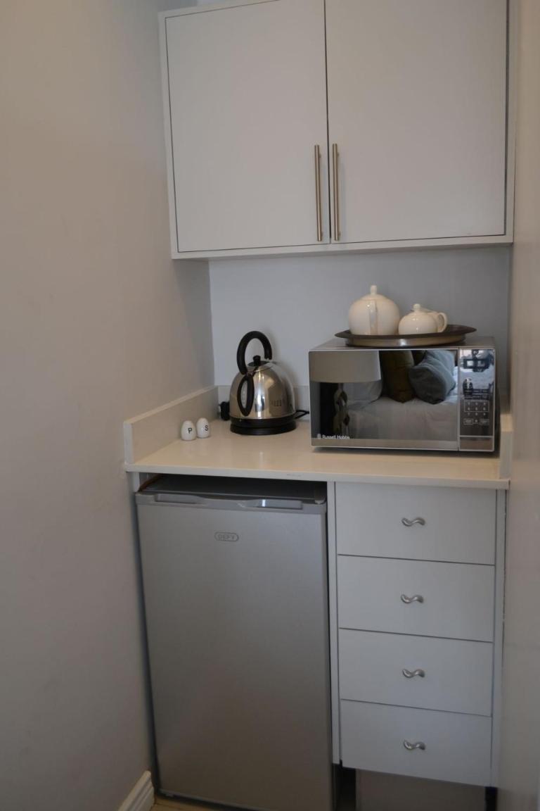 15 Woodmead Suites