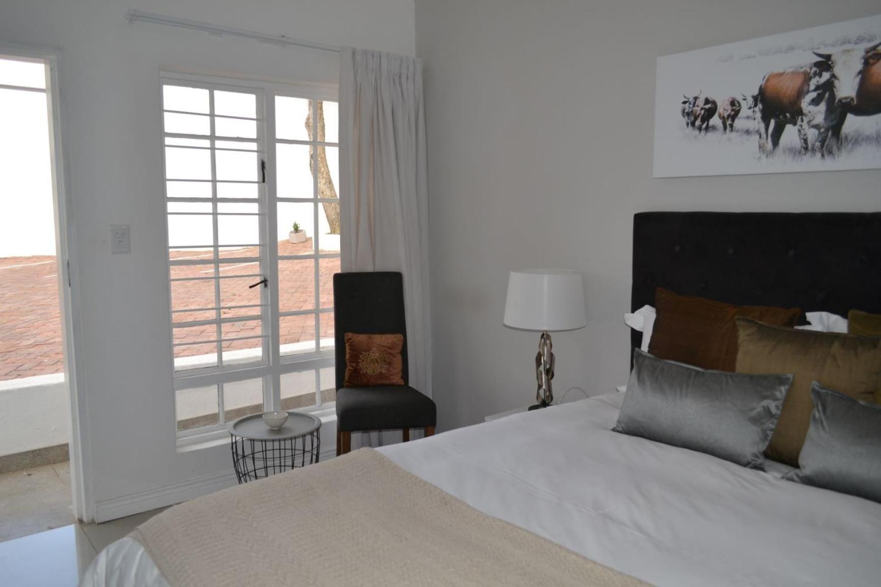 15 Woodmead Suites
