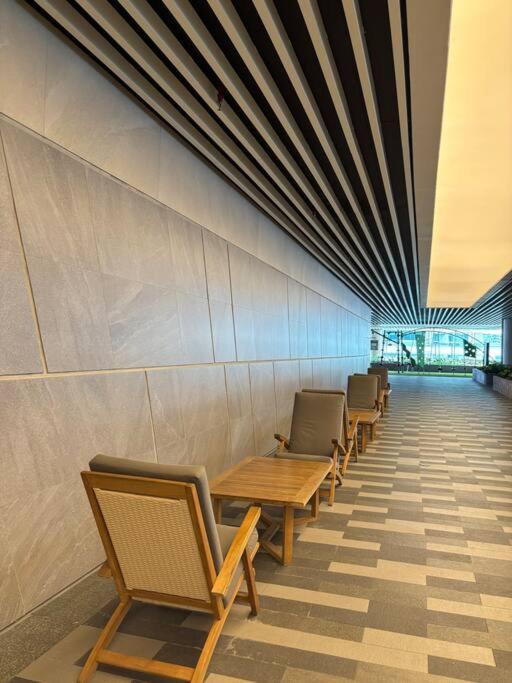 R7 Premier Suites - 1 bedroom in Air Residences view 3