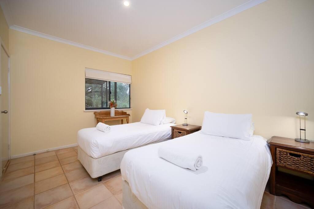 Paradiso Pet-Friendly Beachside Bliss
