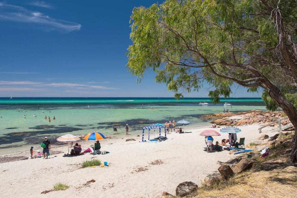 Paradiso Pet-Friendly Beachside Bliss