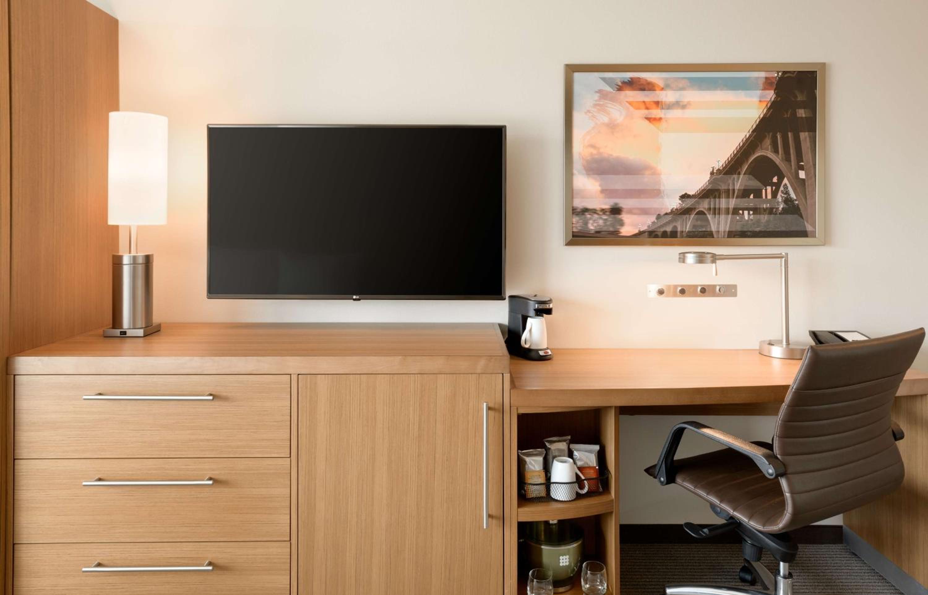 Hyatt Place Pasadena - Property Image 2