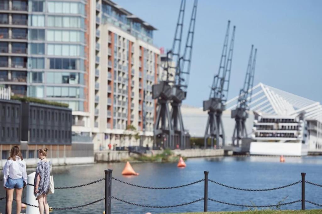 LUX 3BDR Riverside Duplex Mansionette By LCY & ExCeL I 20mins to Central London