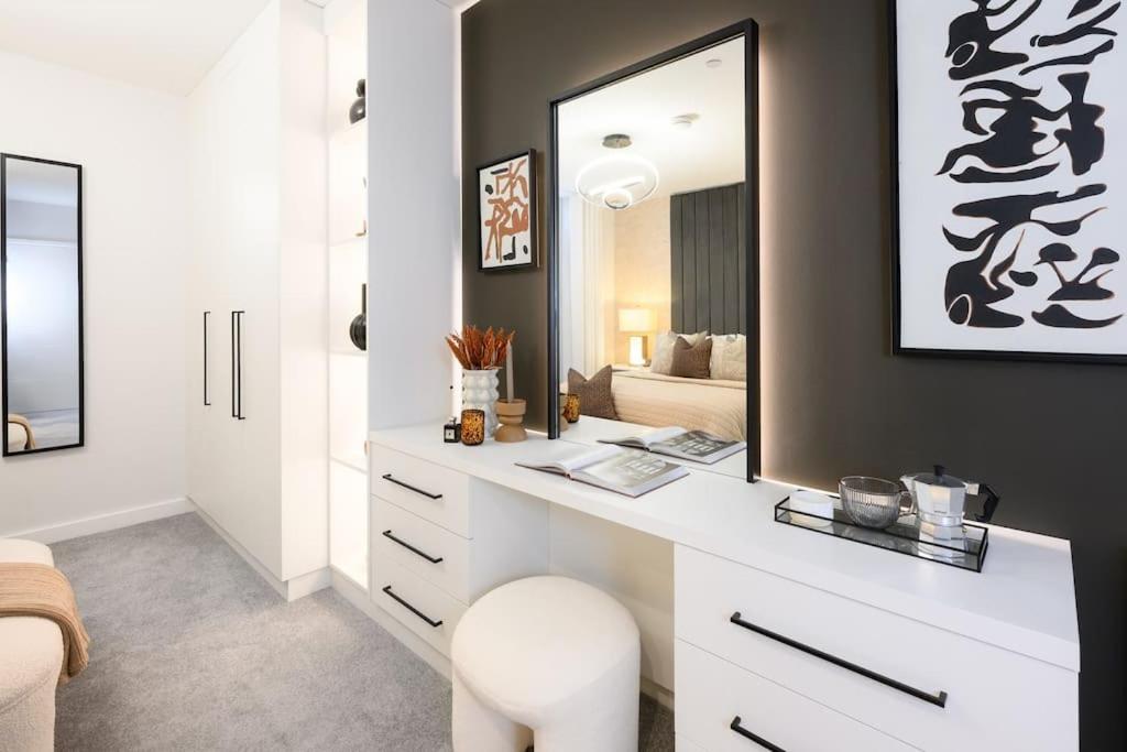 LUX 3BDR Riverside Duplex Mansionette By LCY & ExCeL I 20mins to Central London