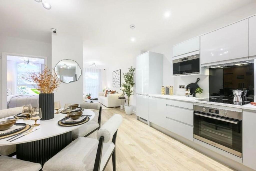 LUX 3BDR Riverside Duplex Mansionette By LCY & ExCeL I 20mins to Central London