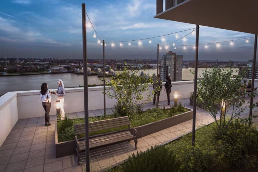 LUX 3BDR Riverside Duplex Mansionette By LCY & ExCeL I 20mins to Central London
