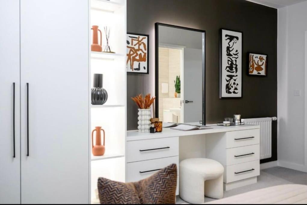 LUX 3BDR Riverside Duplex Mansionette By LCY & ExCeL I 20mins to Central London