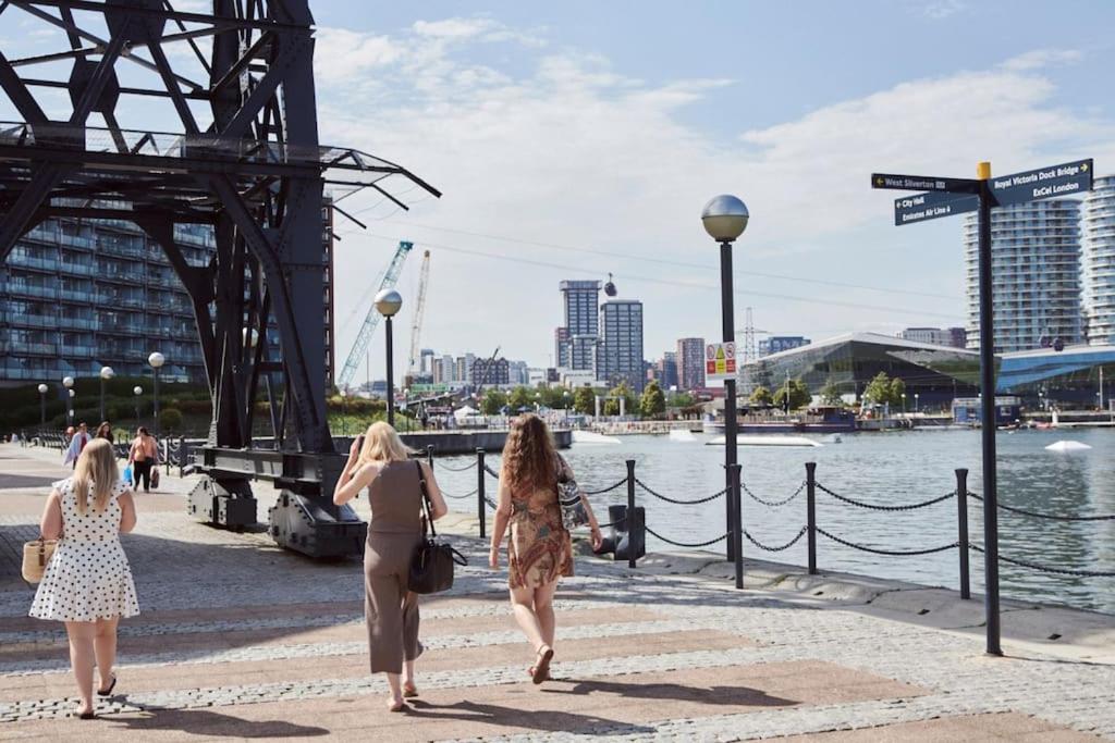 LUX 3BDR Riverside Duplex Mansionette By LCY & ExCeL I 20mins to Central London