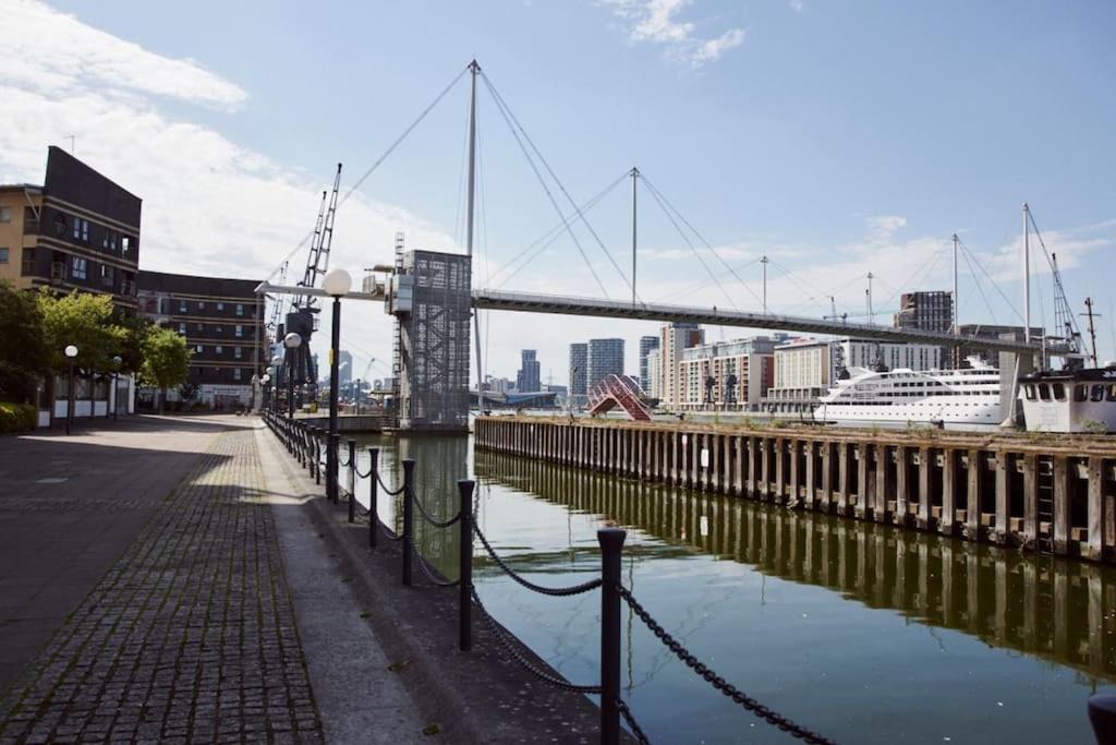 LUX 3BDR Riverside Duplex Mansionette By LCY & ExCeL I 20mins to Central London