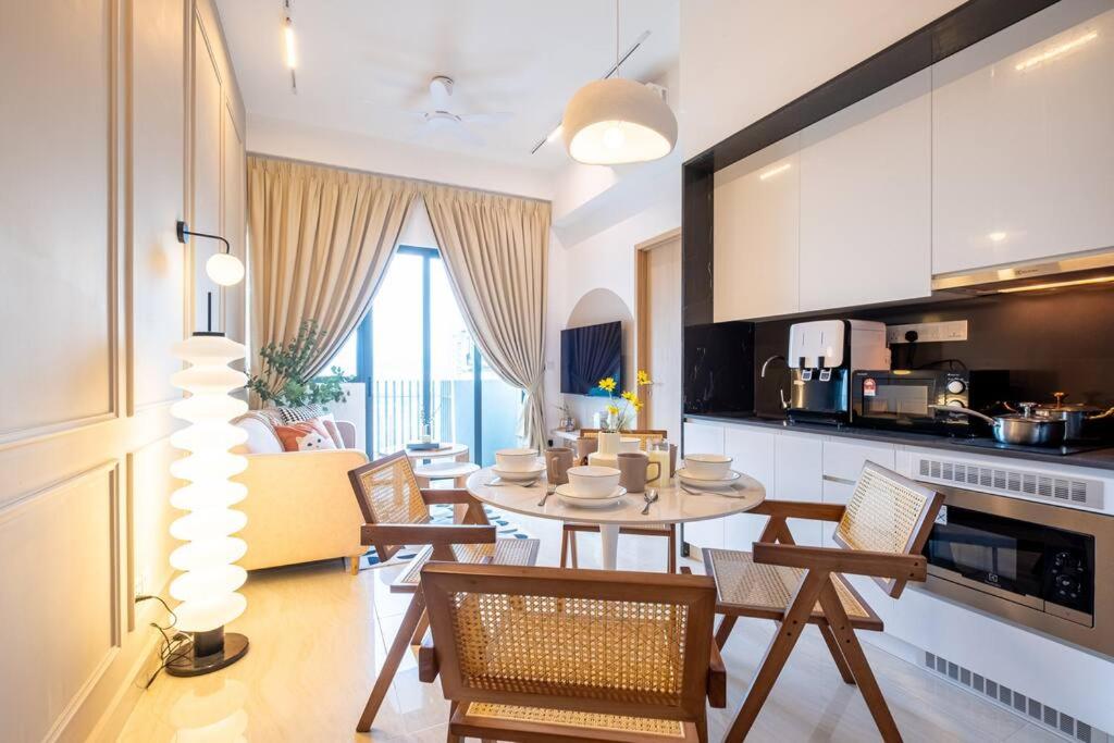 Dual-Key Apartment near Quill Mall 5min to KLCC