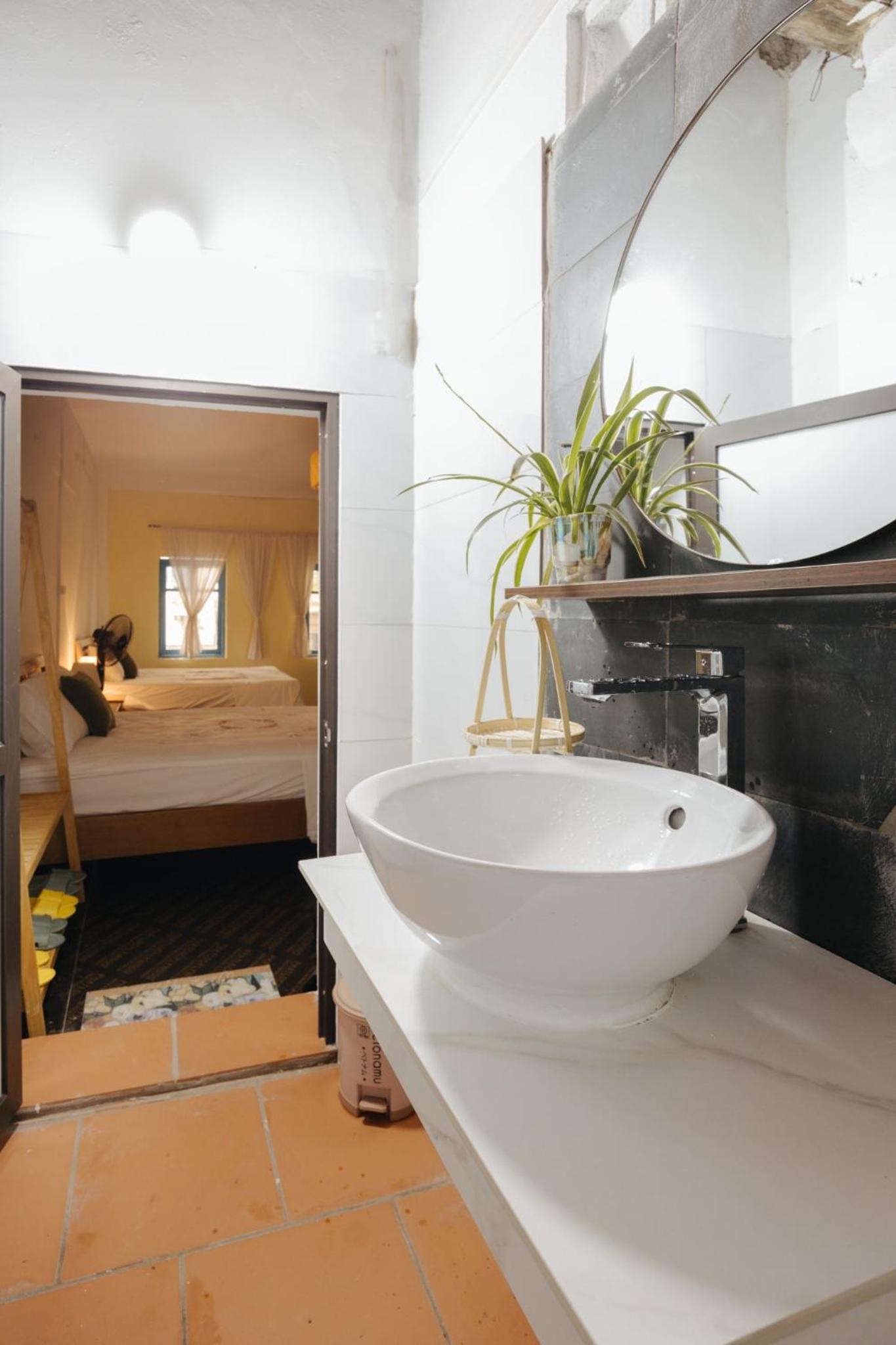 Homestay and Eggcoffee Central Hanoi Old Quarter