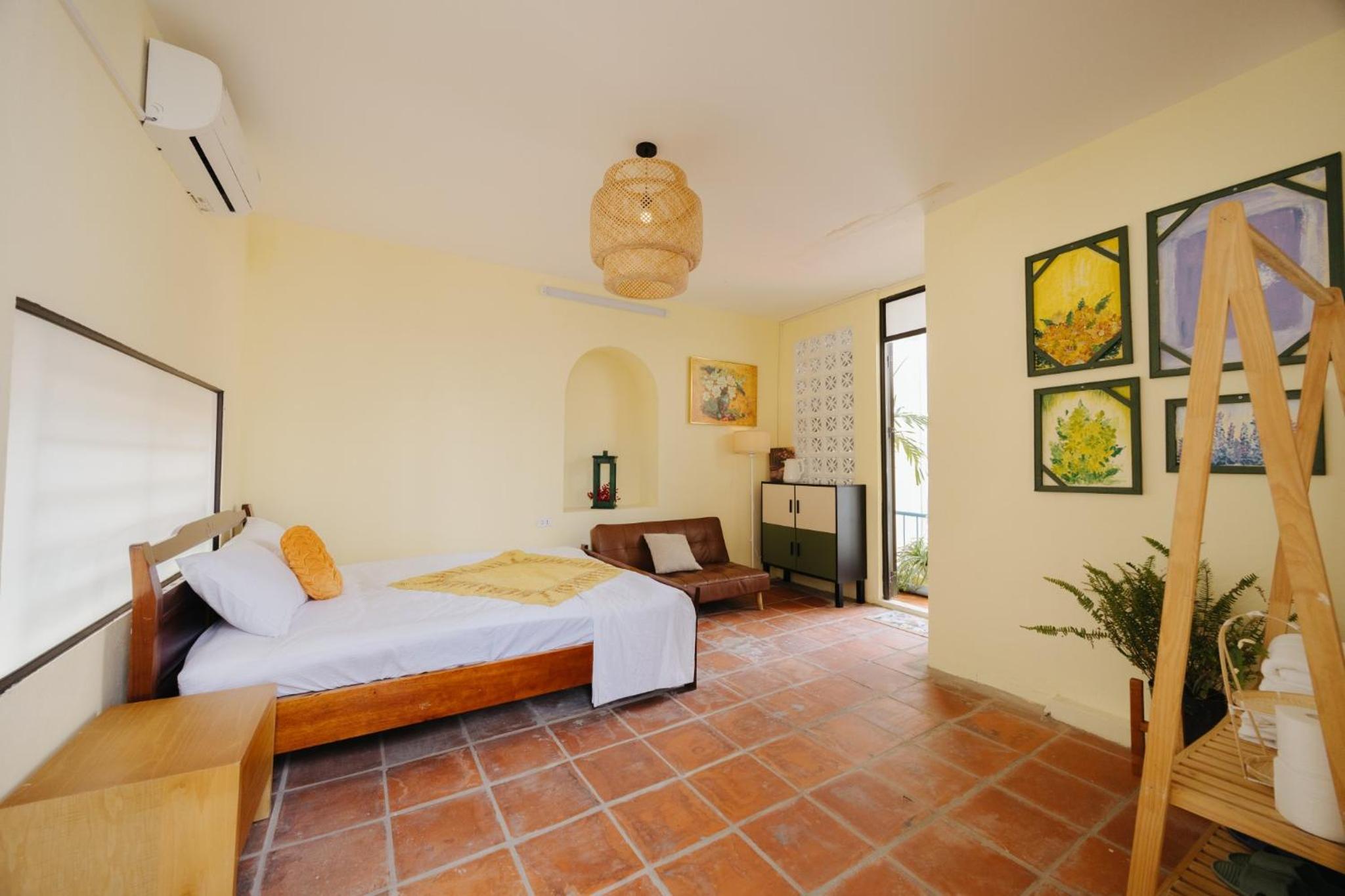 Homestay and Eggcoffee Central Hanoi Old Quarter