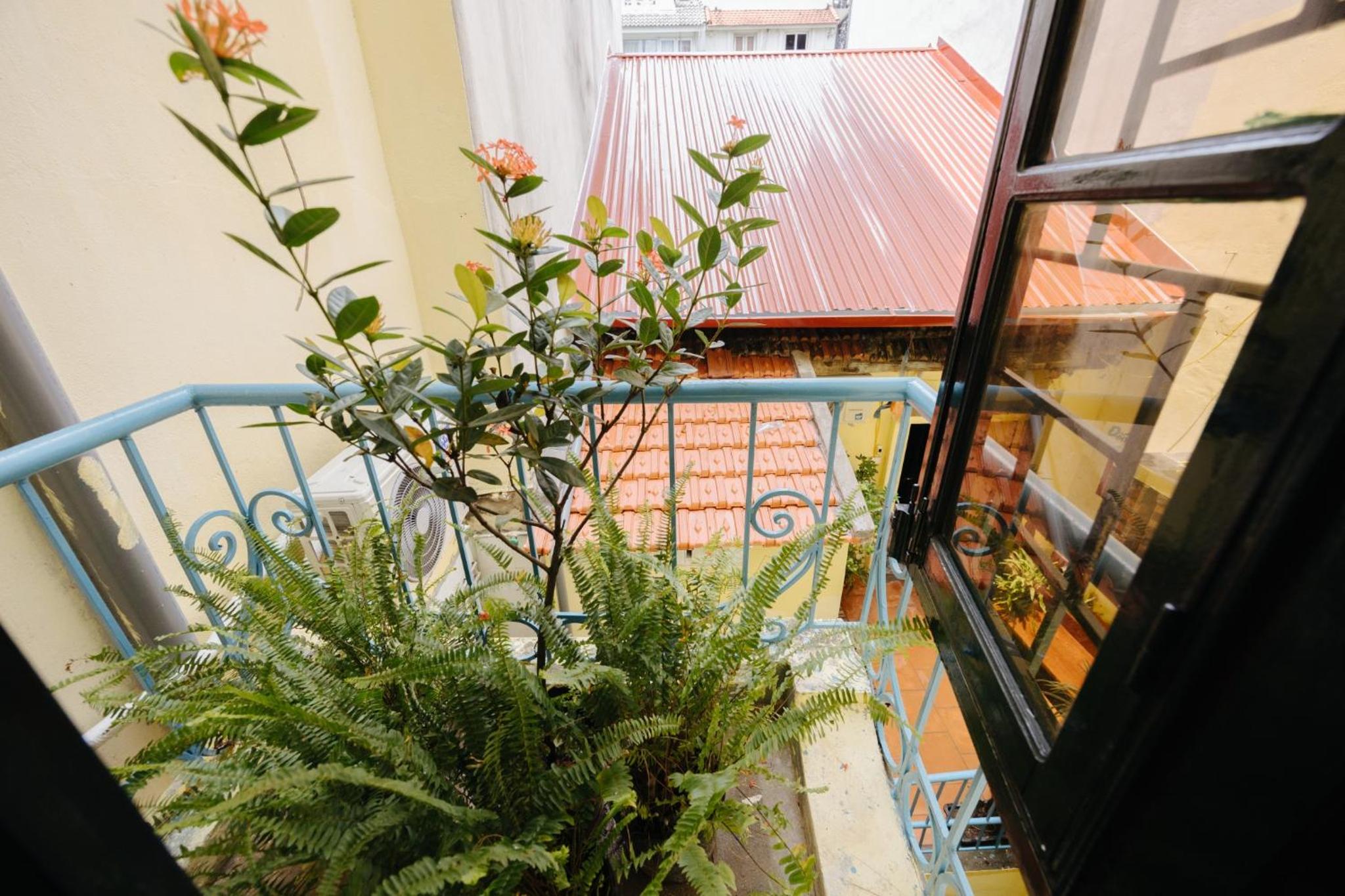 Homestay and Eggcoffee Central Hanoi Old Quarter