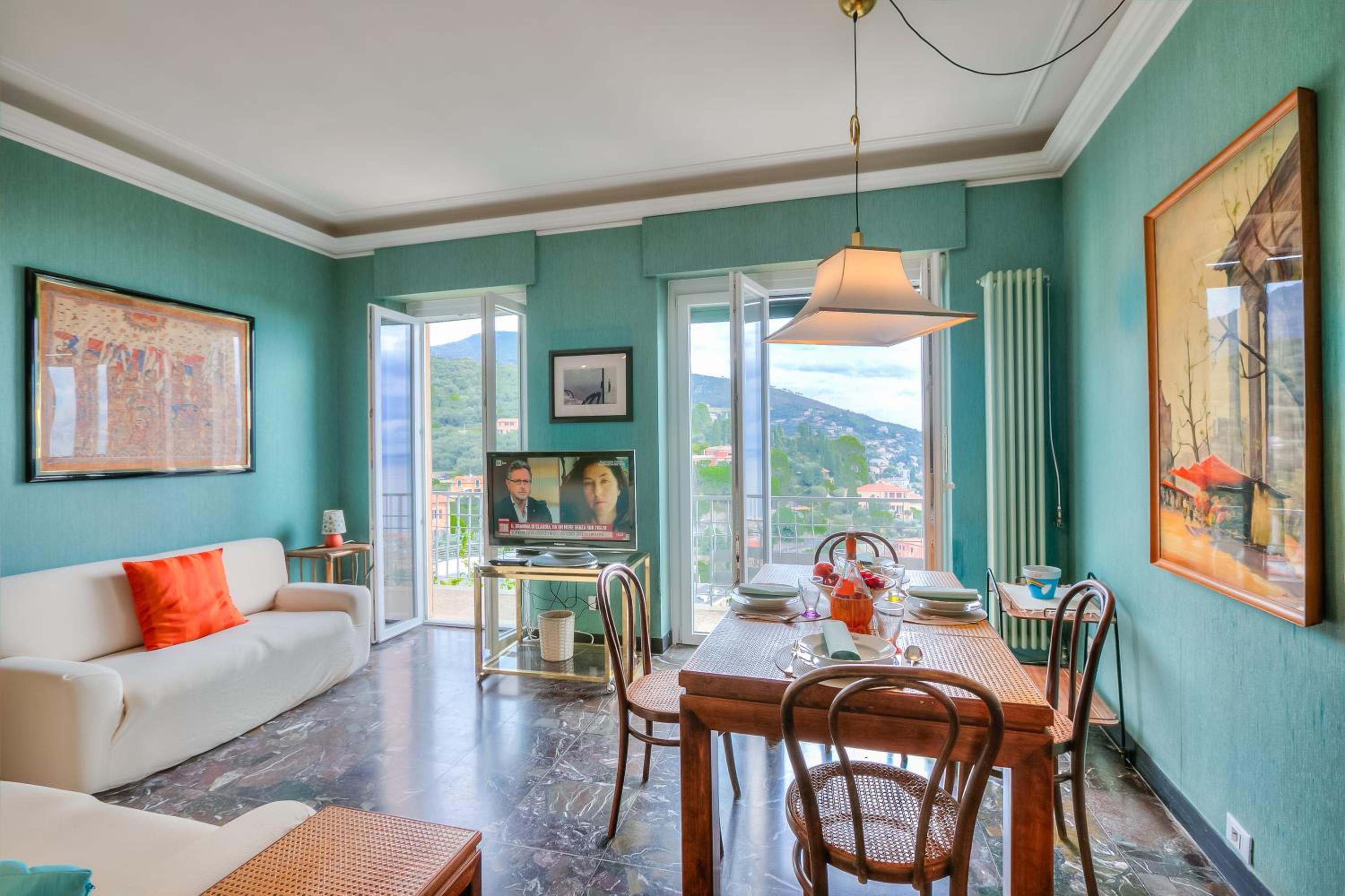 Simply Romantic Sea View - Happy Rentals view 2
