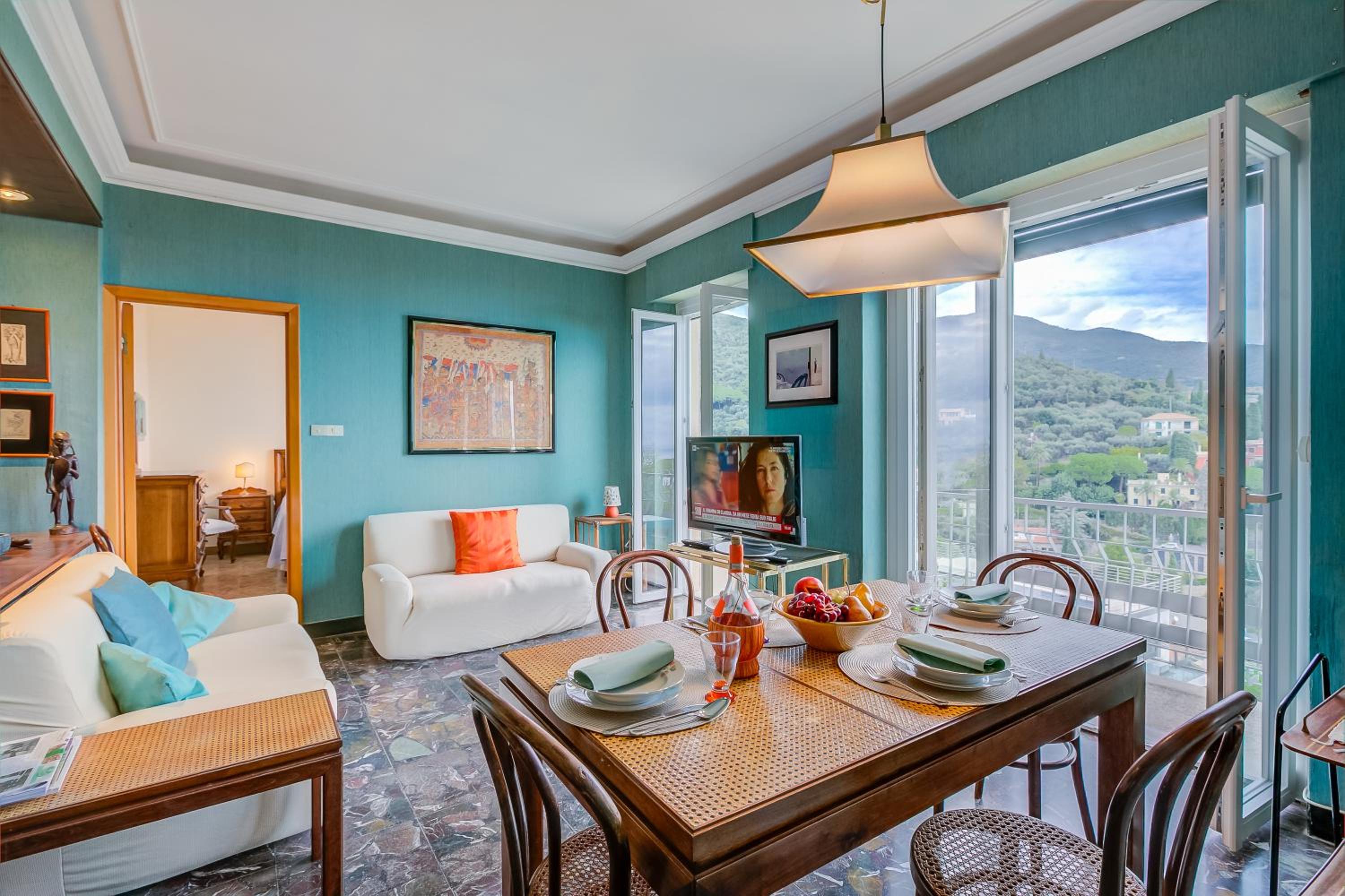 Simply Romantic Sea View - Happy Rentals view 3