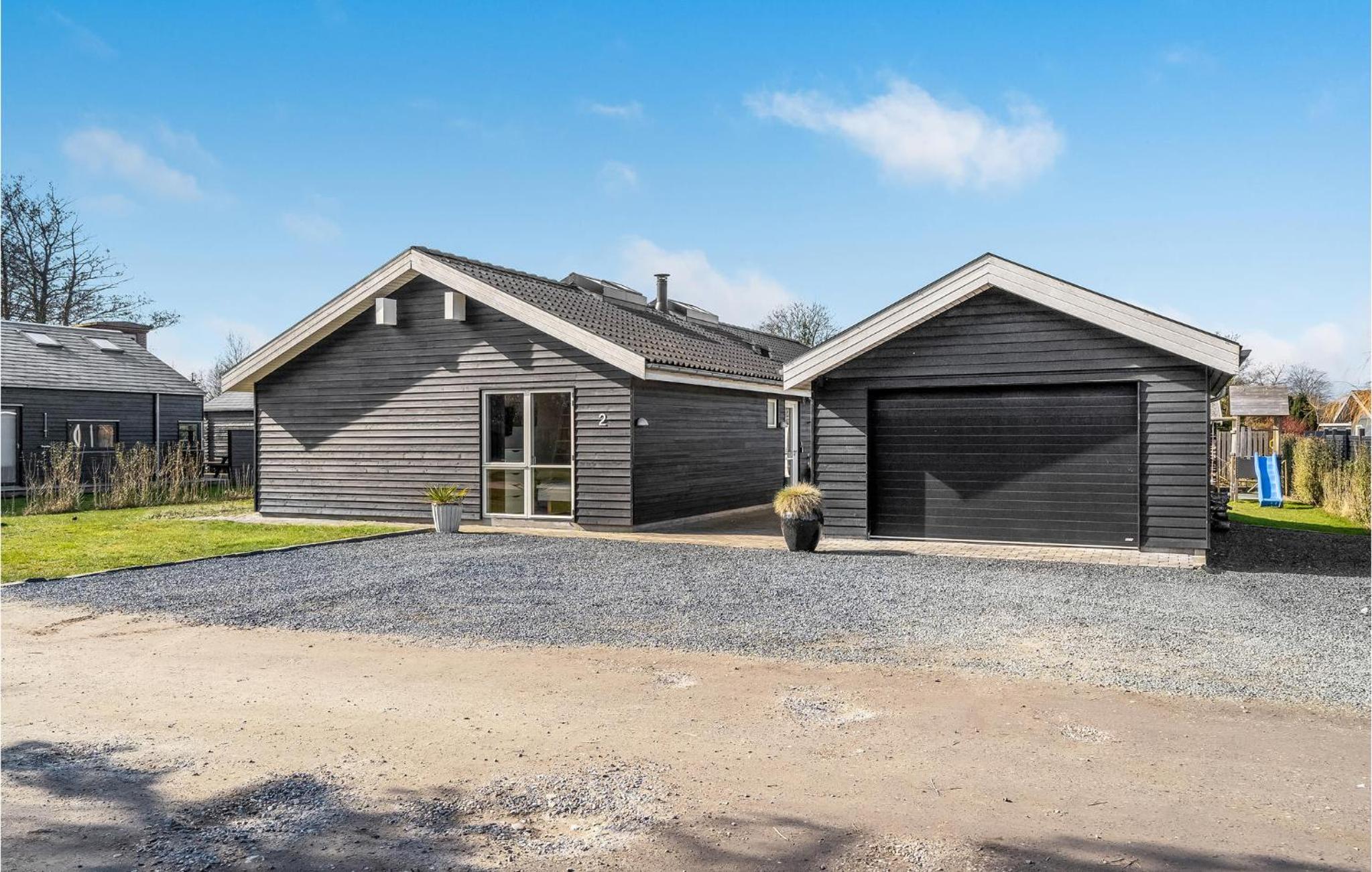 Nice Home In Juelsminde With Wifi