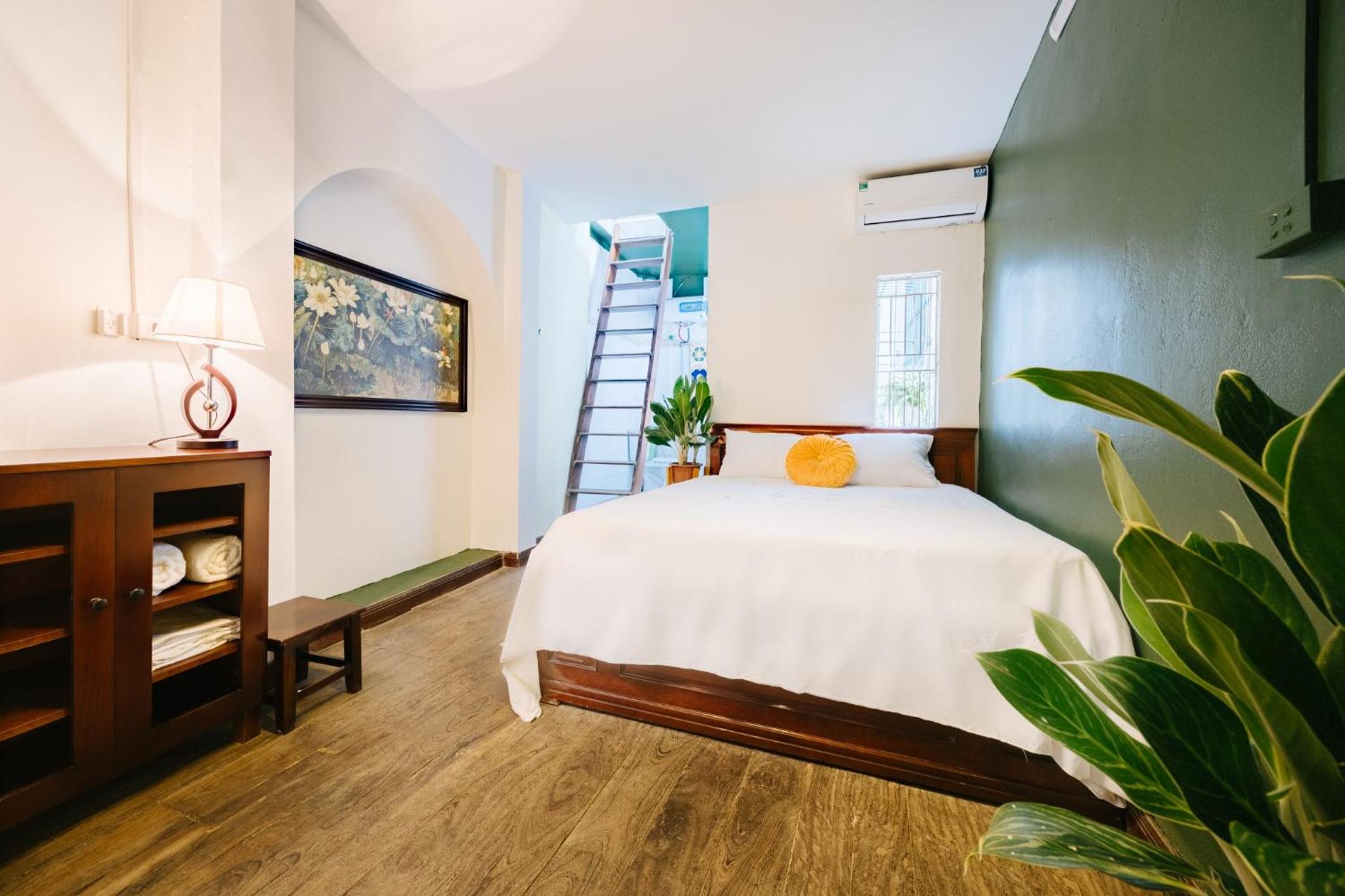 Homestay and Eggcoffee Central Hanoi Old Quarter