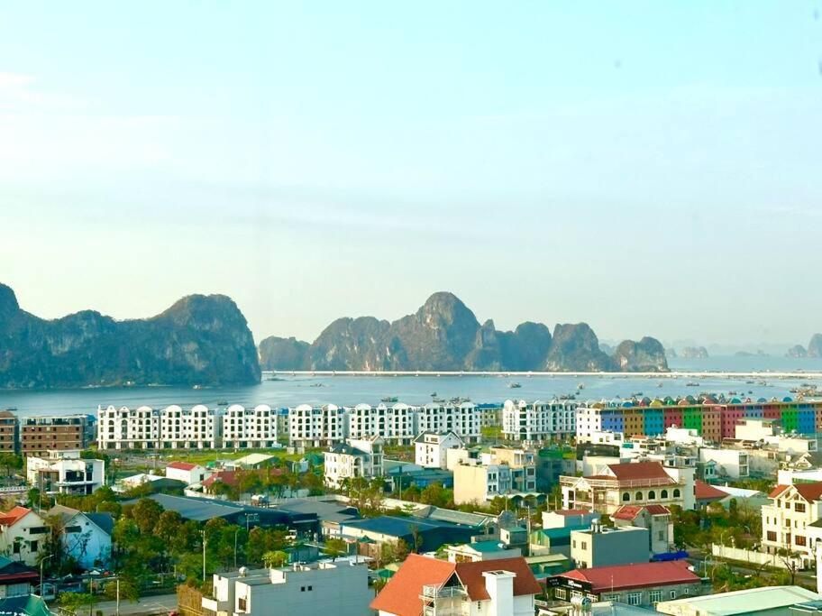 Apartment in Cam Pha city with amazing ocean view view 2