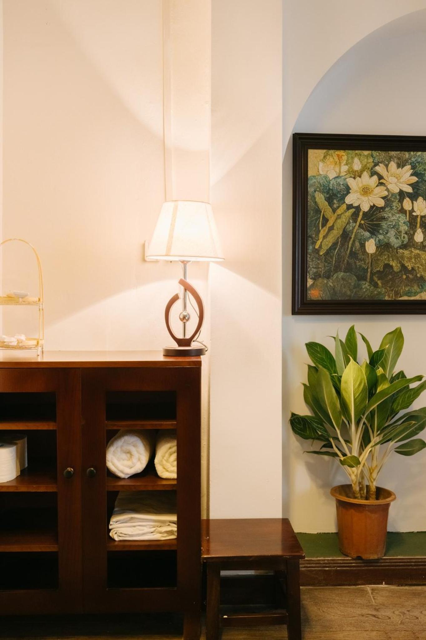 Homestay and Eggcoffee Central Hanoi Old Quarter