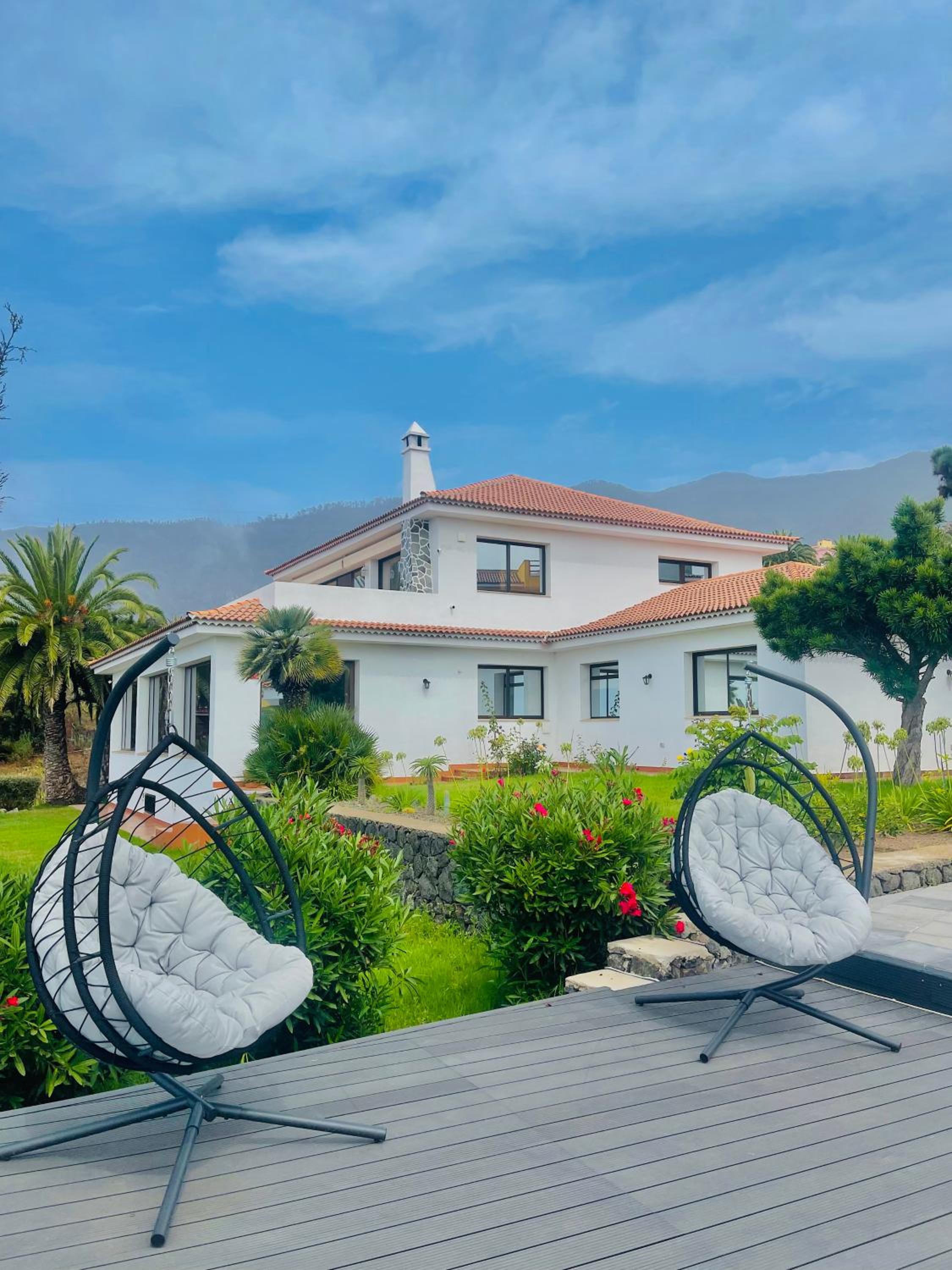 Dragon Tree Villa with Heated Private Pool Tenerife