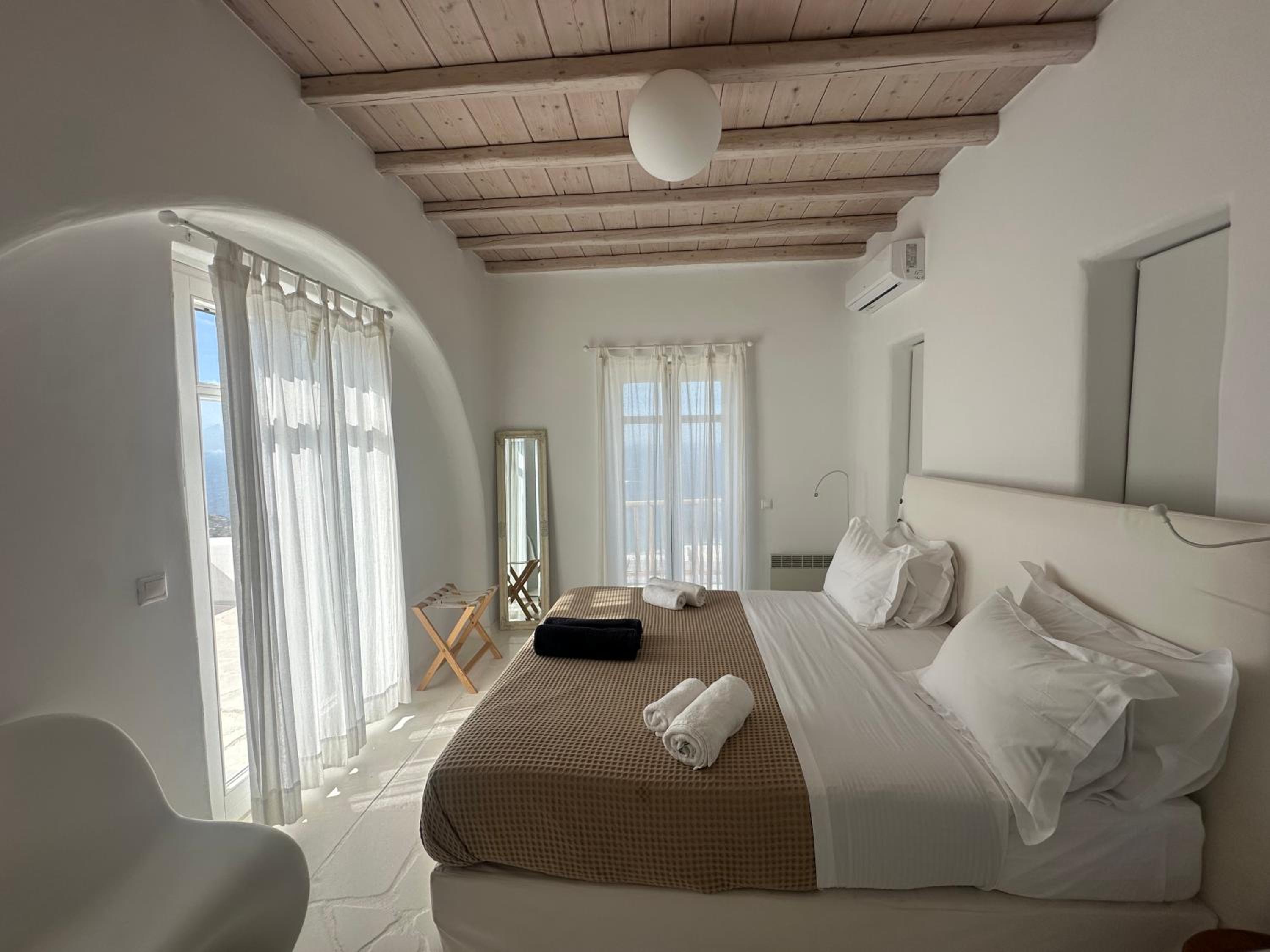 White Rock Suites & Villas