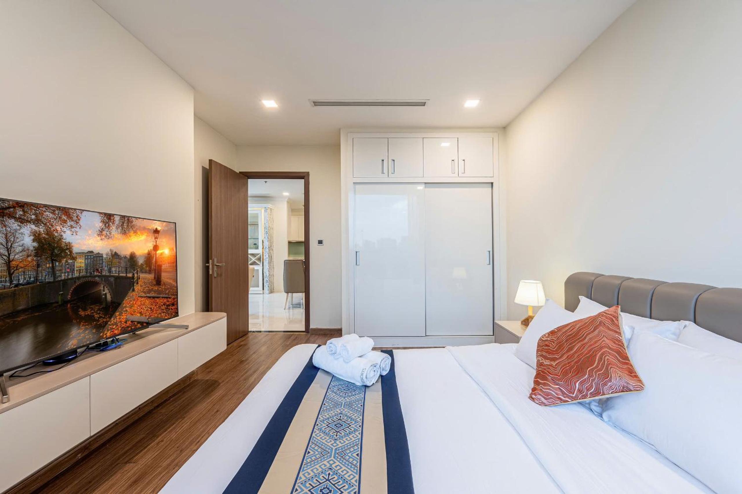 Luxury Apartment at Vinhomes Central Park