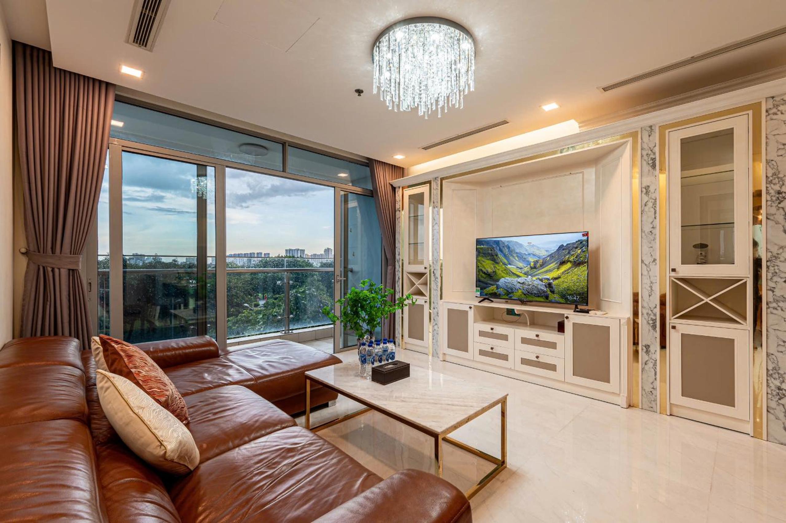 Luxury Apartment at Vinhomes Central Park