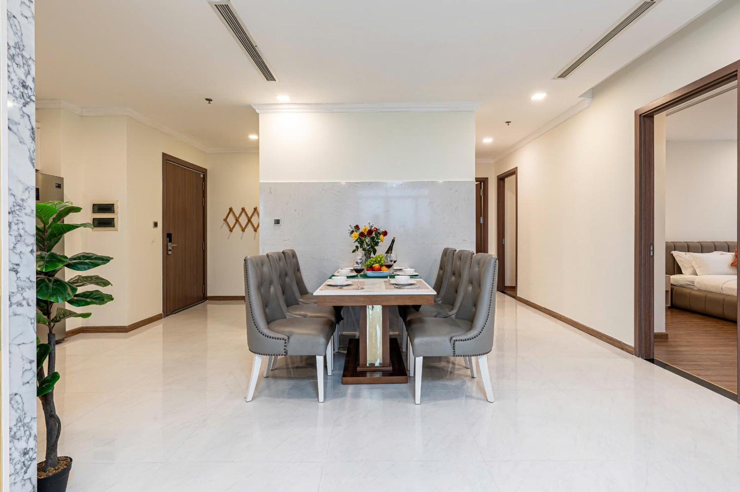 Luxury Apartment at Vinhomes Central Park