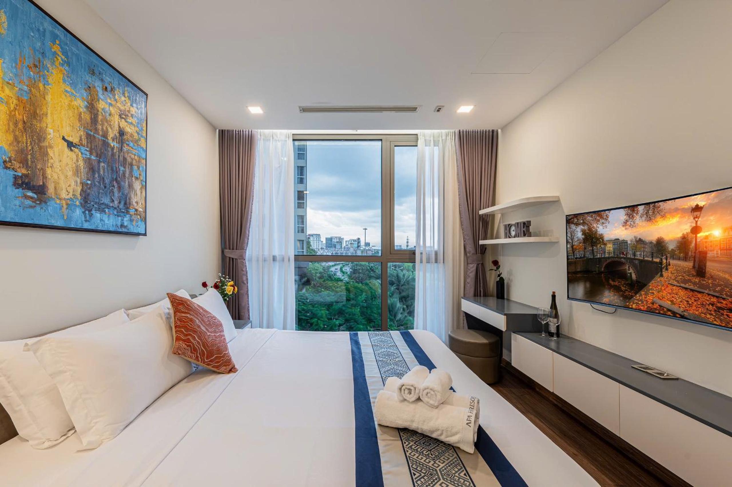 Luxury Apartment at Vinhomes Central Park